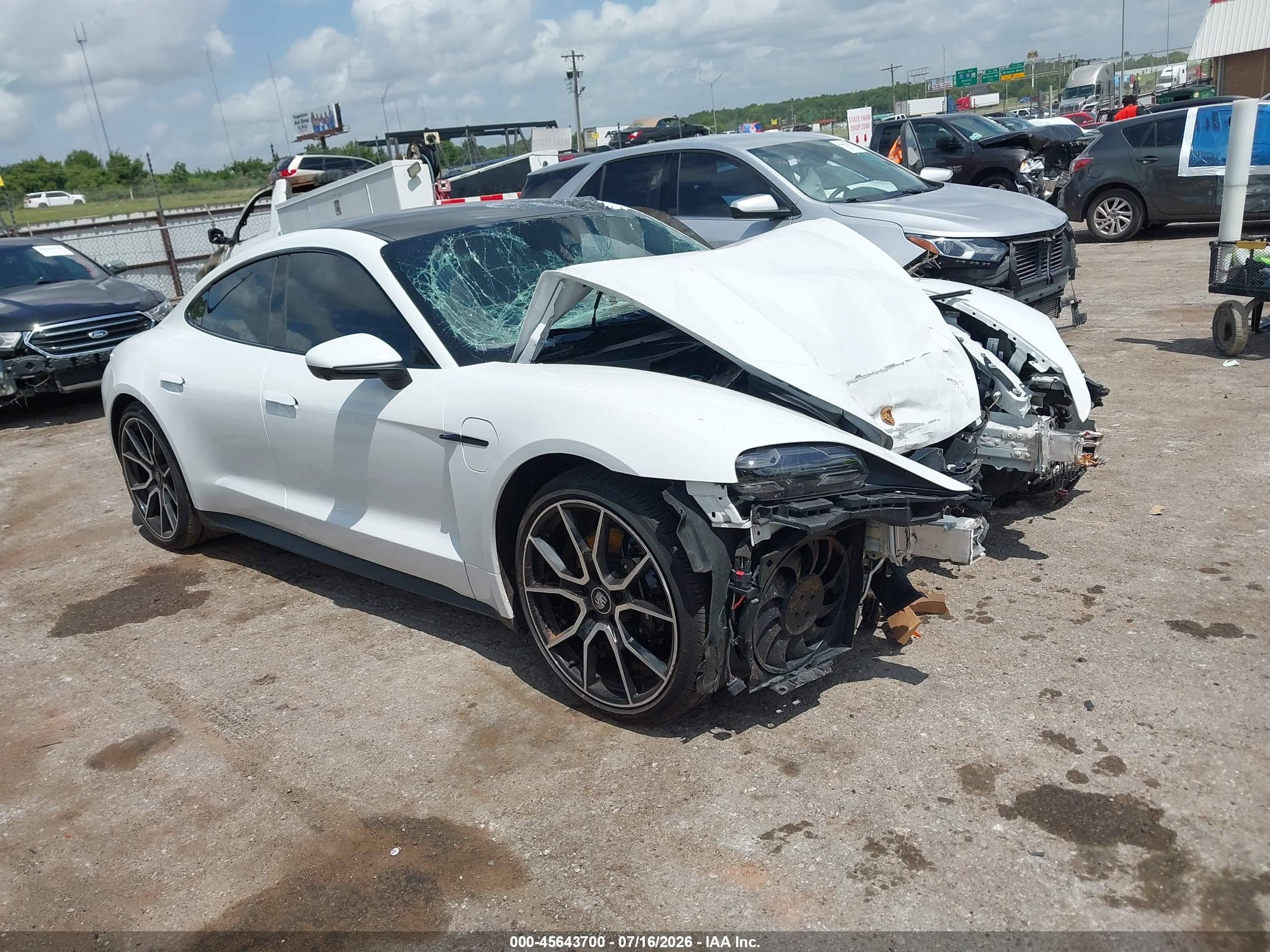 2024 Porsche Taycan VIN WP0AB2Y15RSA35693 — IAAI salvage auction photo