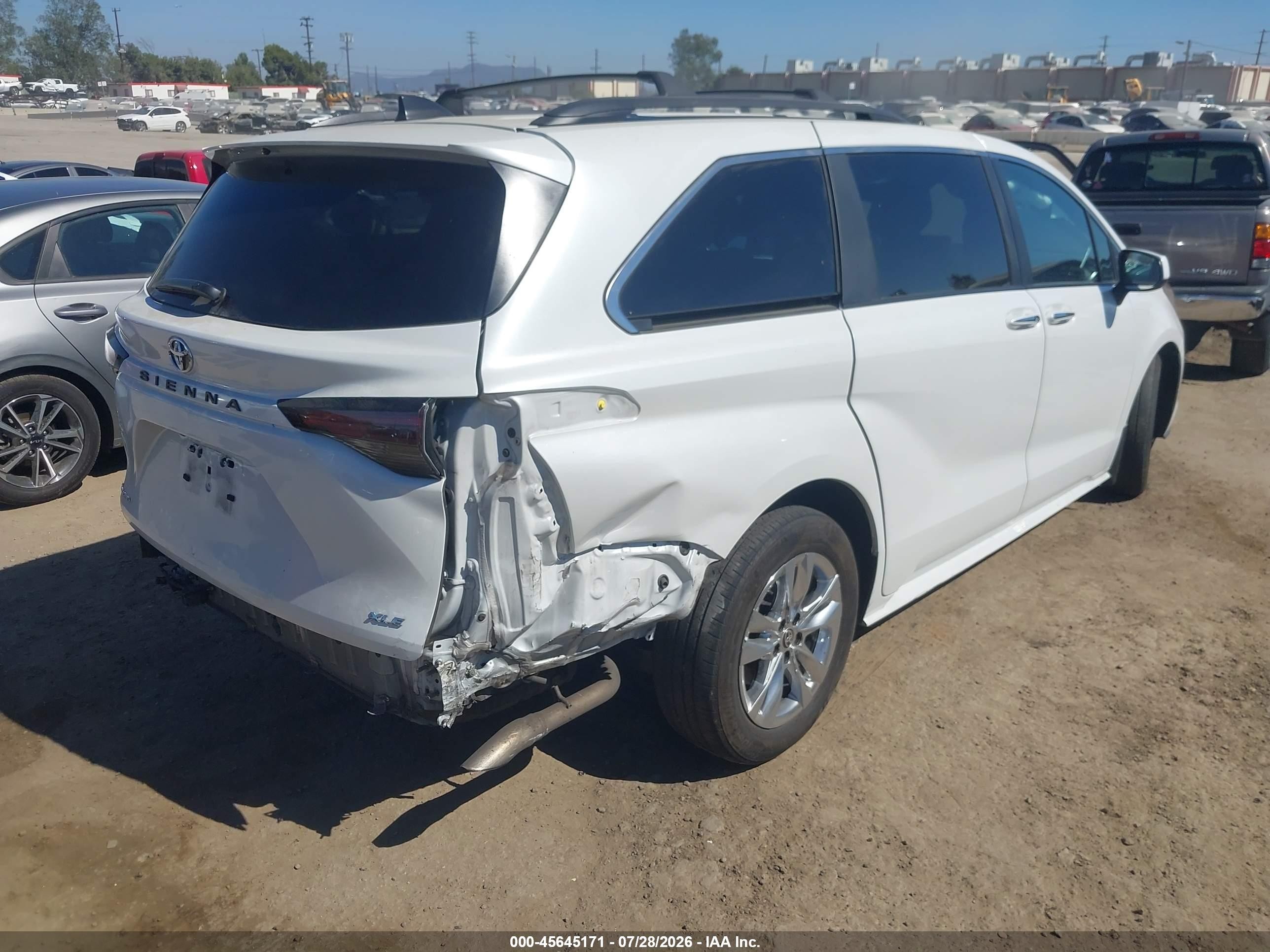 2026 Toyota Sienna VIN 5TDYSKFC3TS228943 IAAI salvage auction — Rear End, Salvage (California), sold $24,300 on 2026-08-19 (photo 4)
