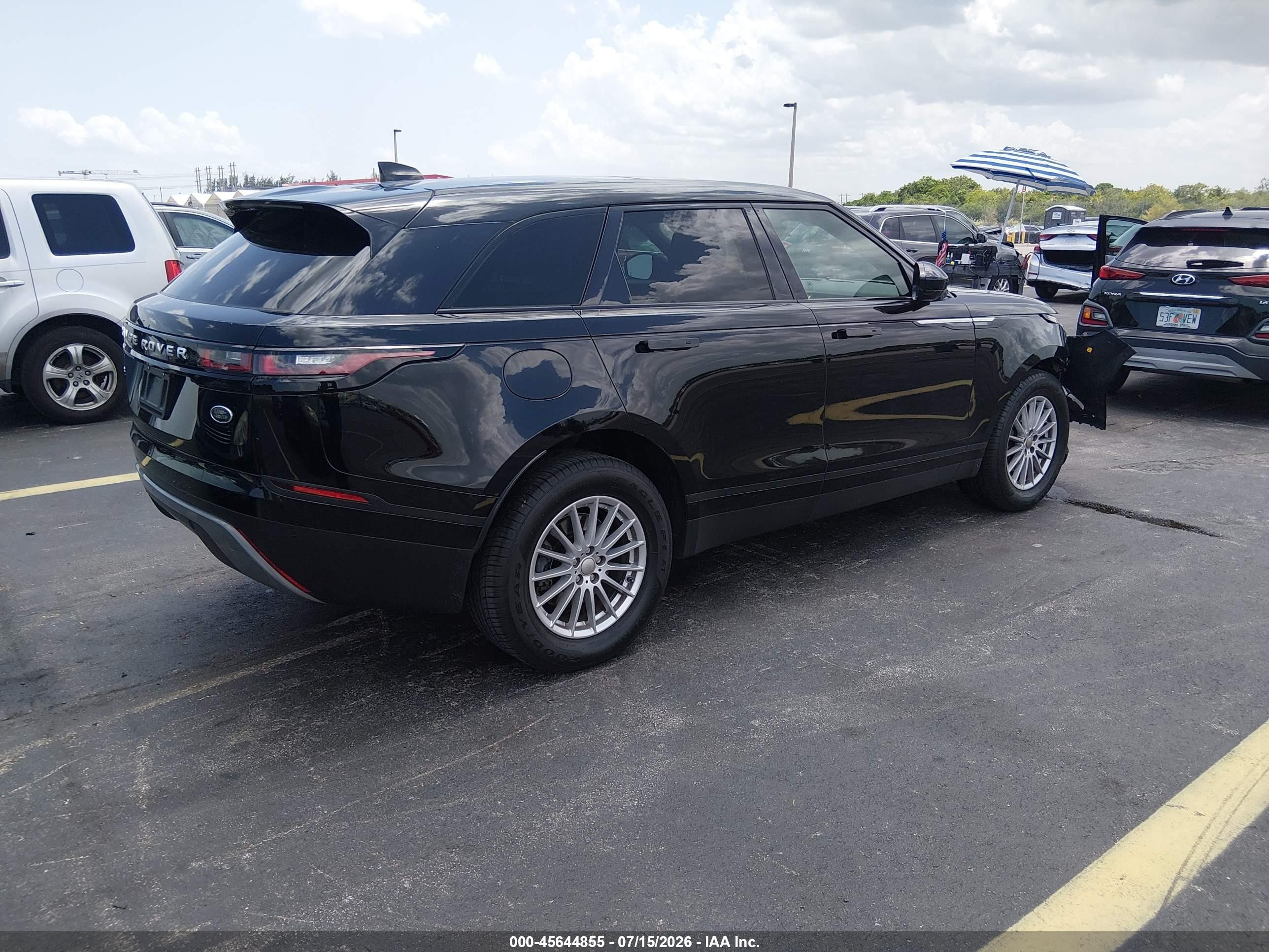 2019 Land rover Range rover velar VIN SALYA2EX9KA210989 IAAI salvage auction — Unknown, Rebuildable (Florida), sold $8,000 on 2026-10-05 (photo 4)