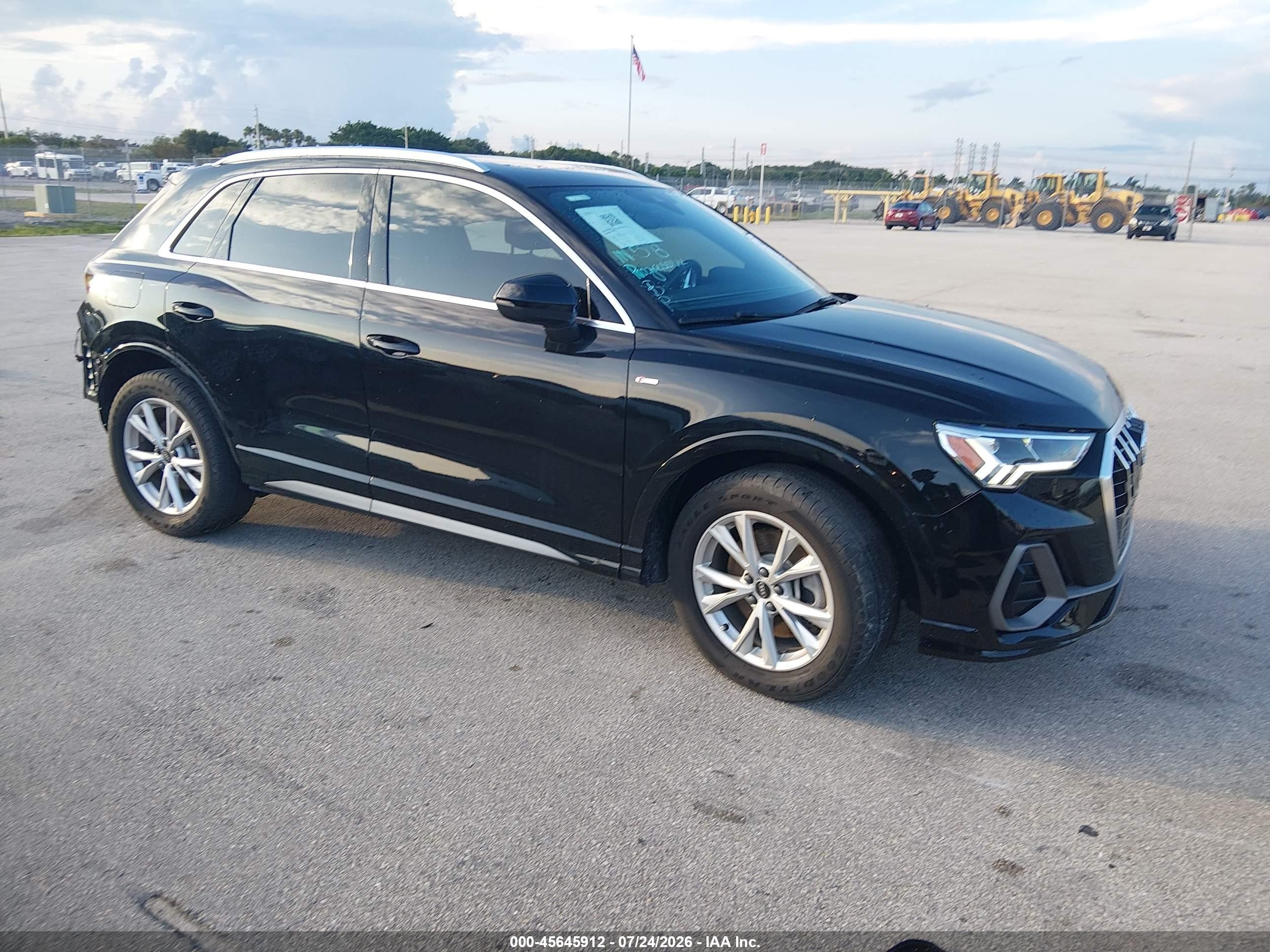 2022 Audi Q3 VIN WA1EECF37N1082086 — IAAI salvage auction photo