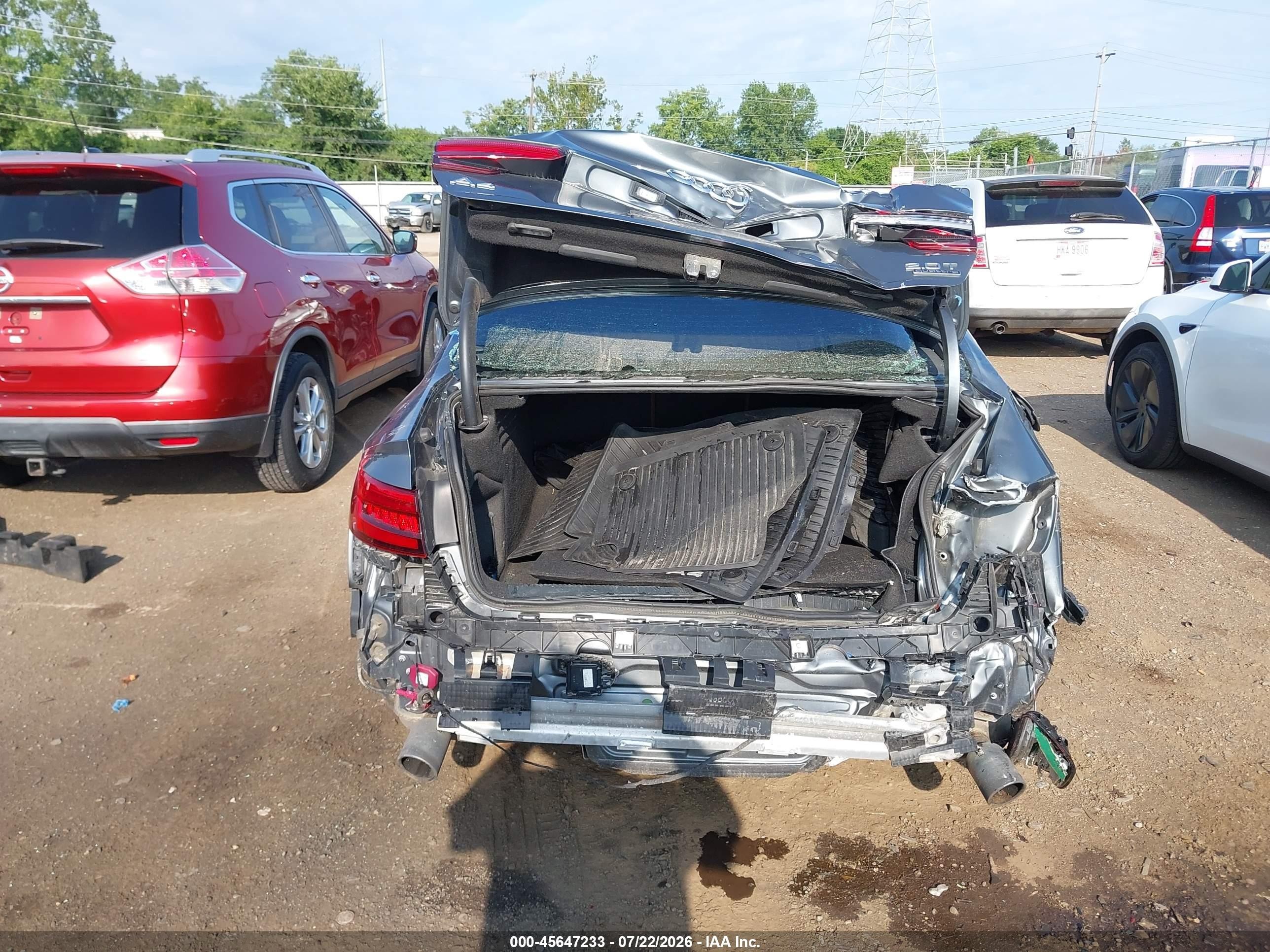 2017 Audi A4 VIN WAUANAF41HN043568 IAAI salvage auction — Front & Rear, Salvage (Ohio), sold $725 on 2026-09-03 (photo 6)