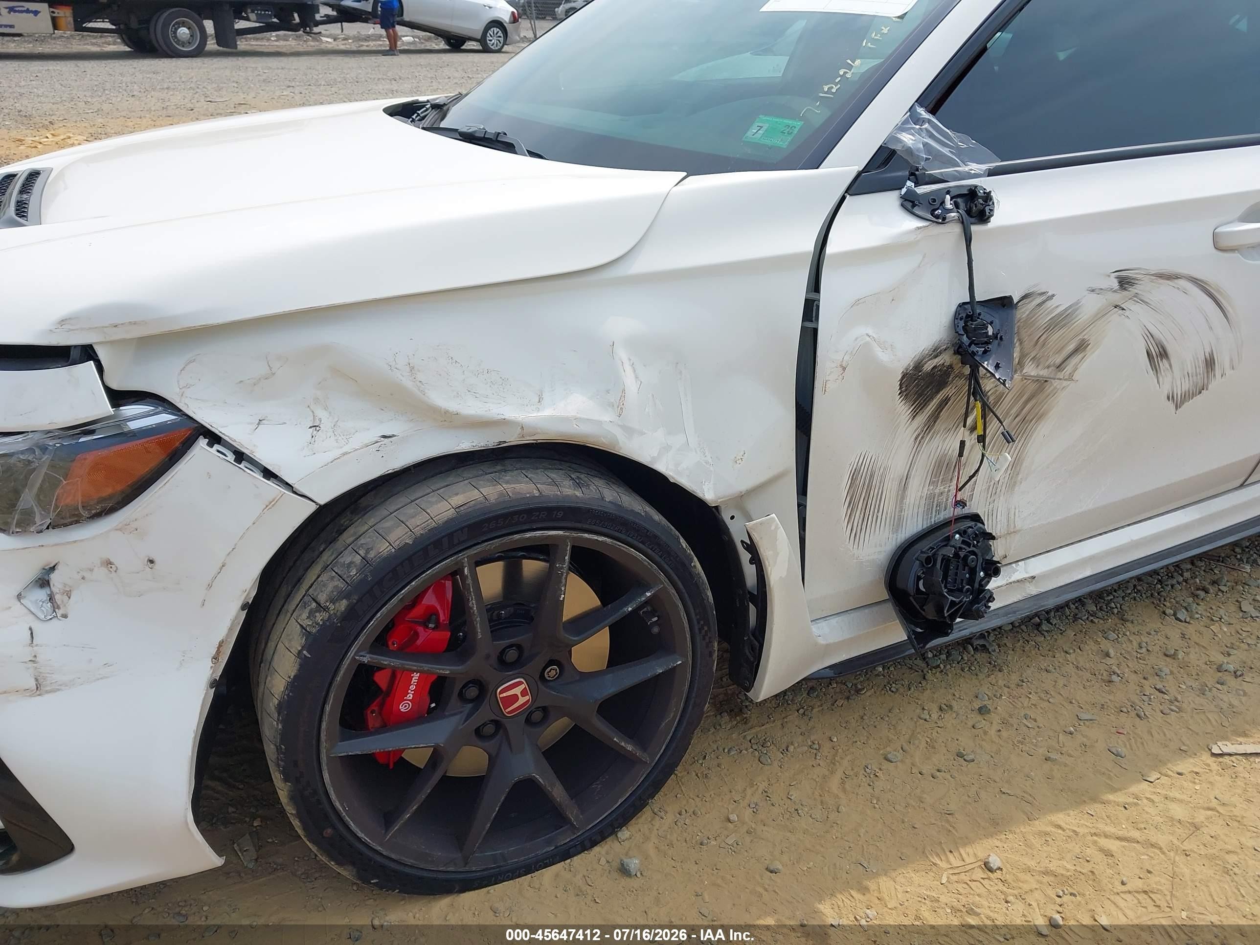 2025 Honda Civic type r VIN JHMFL5G42SX004972 IAAI salvage auction — Side, Salvage (Virginia), sold $21,400 on 2026-08-24 (photo 6)