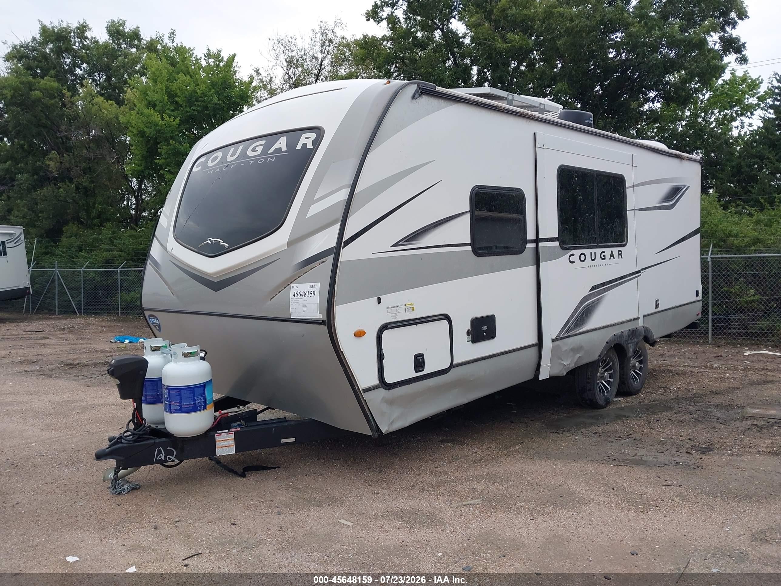 2024 Keystone Cougar VIN 4YDTCGK22RV500122 IAAI salvage auction — Side, Original (Texas), sold $3,900 on 2026-09-25 (photo 2)