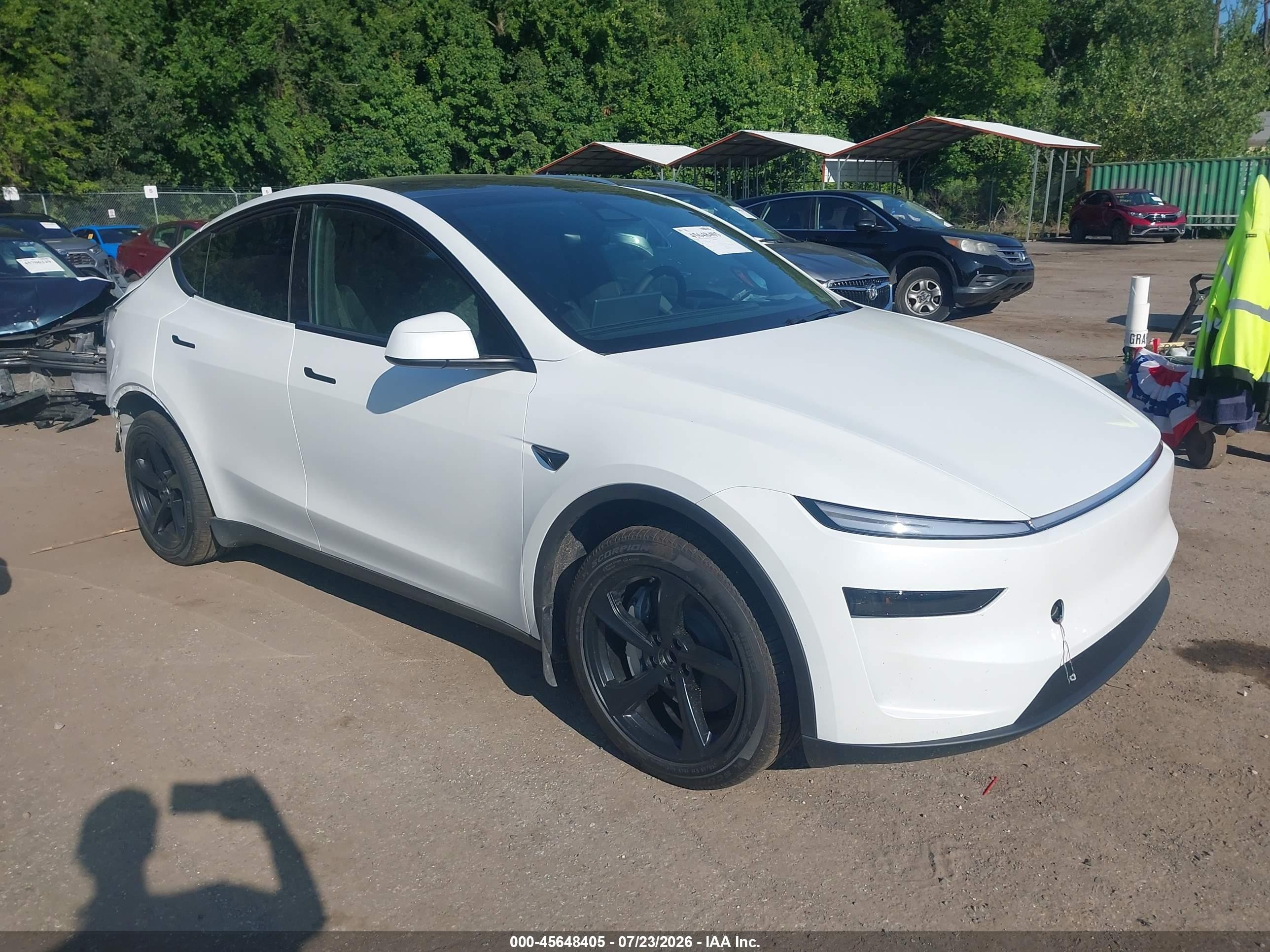 2026 Tesla Model Y VIN 7SAYGDED5TA647663 — IAAI salvage auction photo