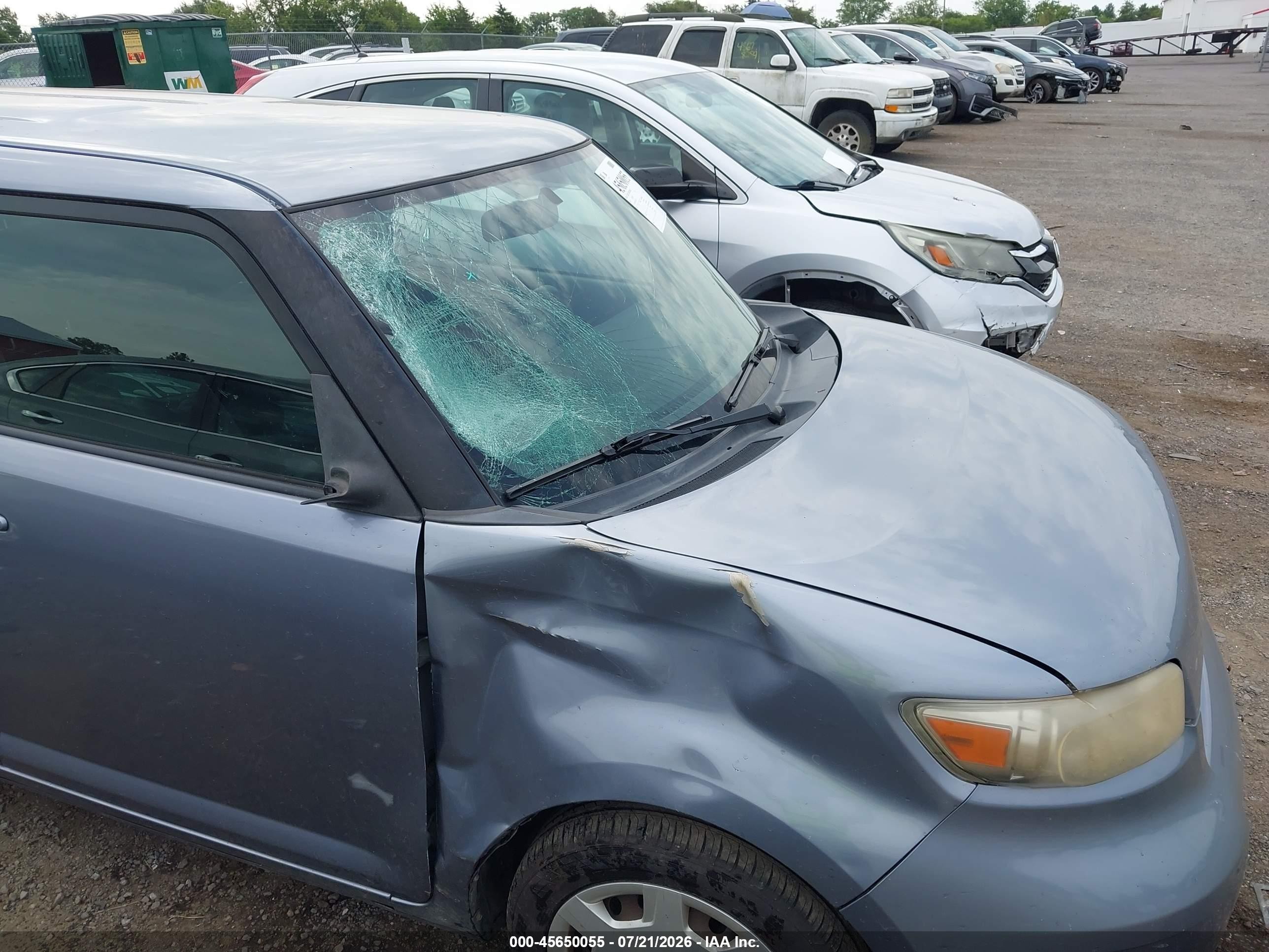 2010 Scion xB VIN JTLZE4FE2A1102337 IAAI salvage auction — Side, Clear (Virginia), sold $725 on 2026-09-11 (photo 6)