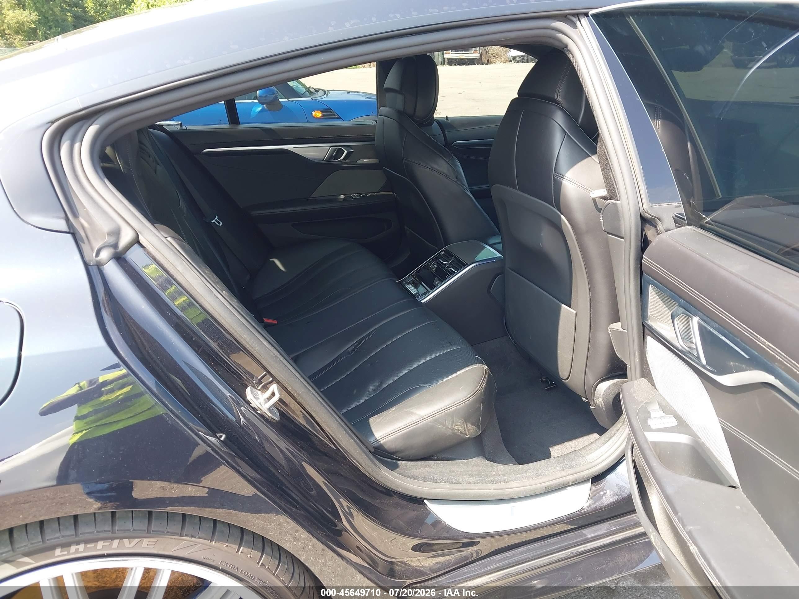 2022 BMW 8er VIN WBAGV4C06NCG88269 IAAI salvage auction — Front End, Salvage - Greater Than 75% (Maryland), sold $21,700 on 2026-10-01 (photo 8)