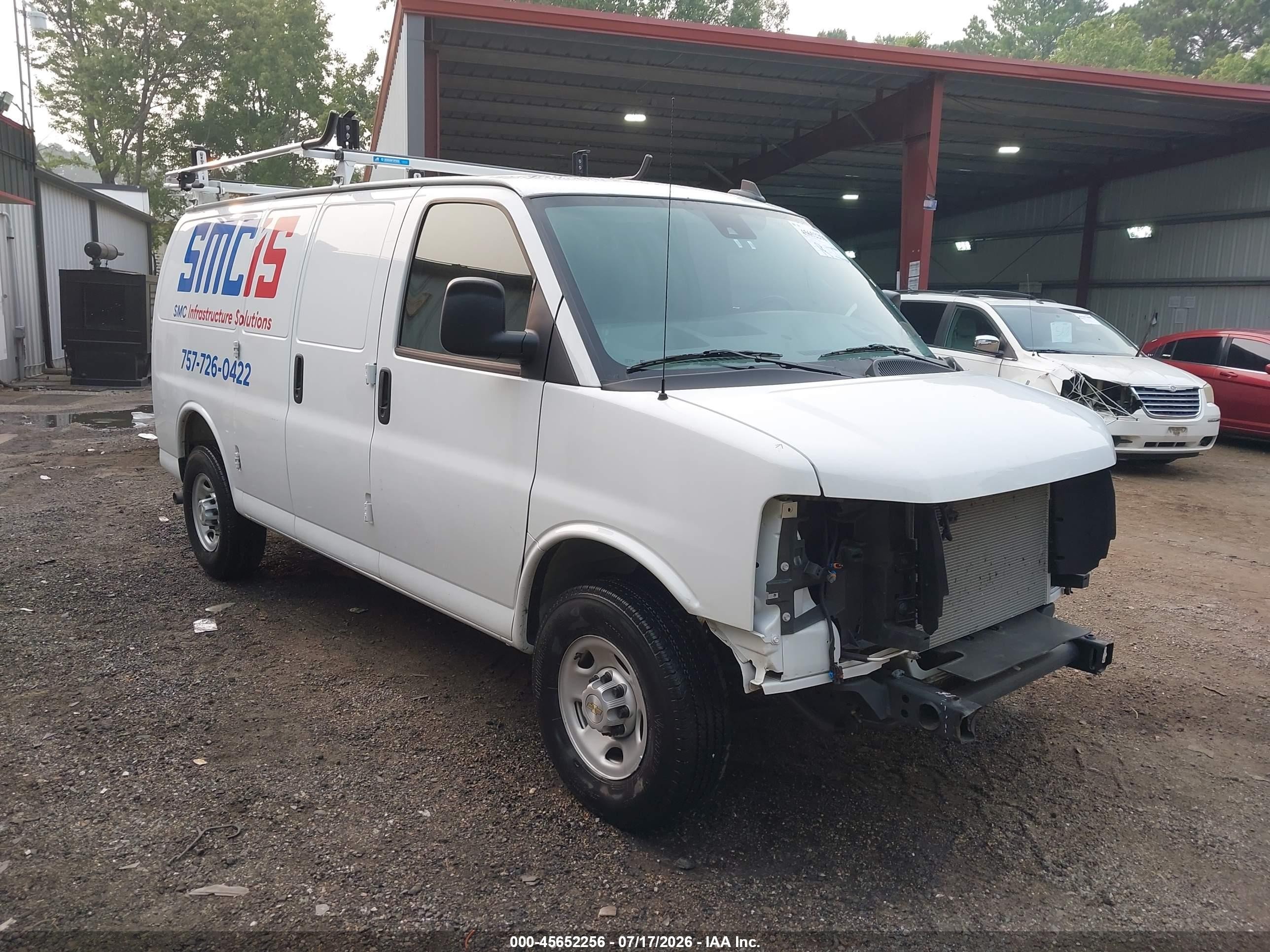 2025 Chevrolet Express Cargo VIN 1GCWGAFP6S1185698 — IAAI salvage auction photo