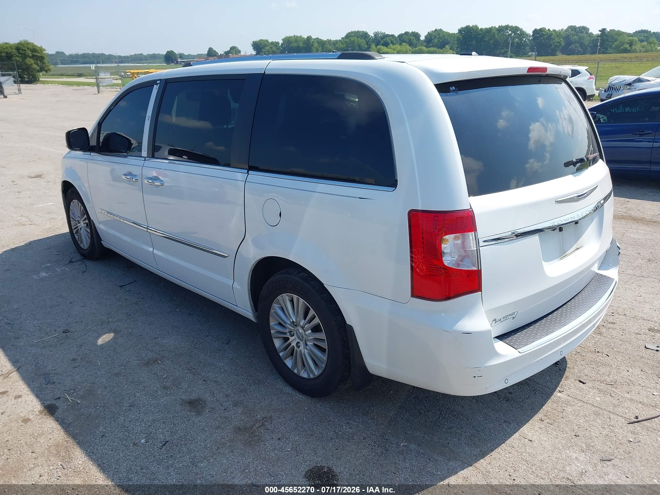 2014 Chrysler Town & country VIN 2C4RC1GG4ER467233 IAAI salvage auction — Front End, Salvage (Illinois), sold $425 on 2026-09-09 (photo 3)