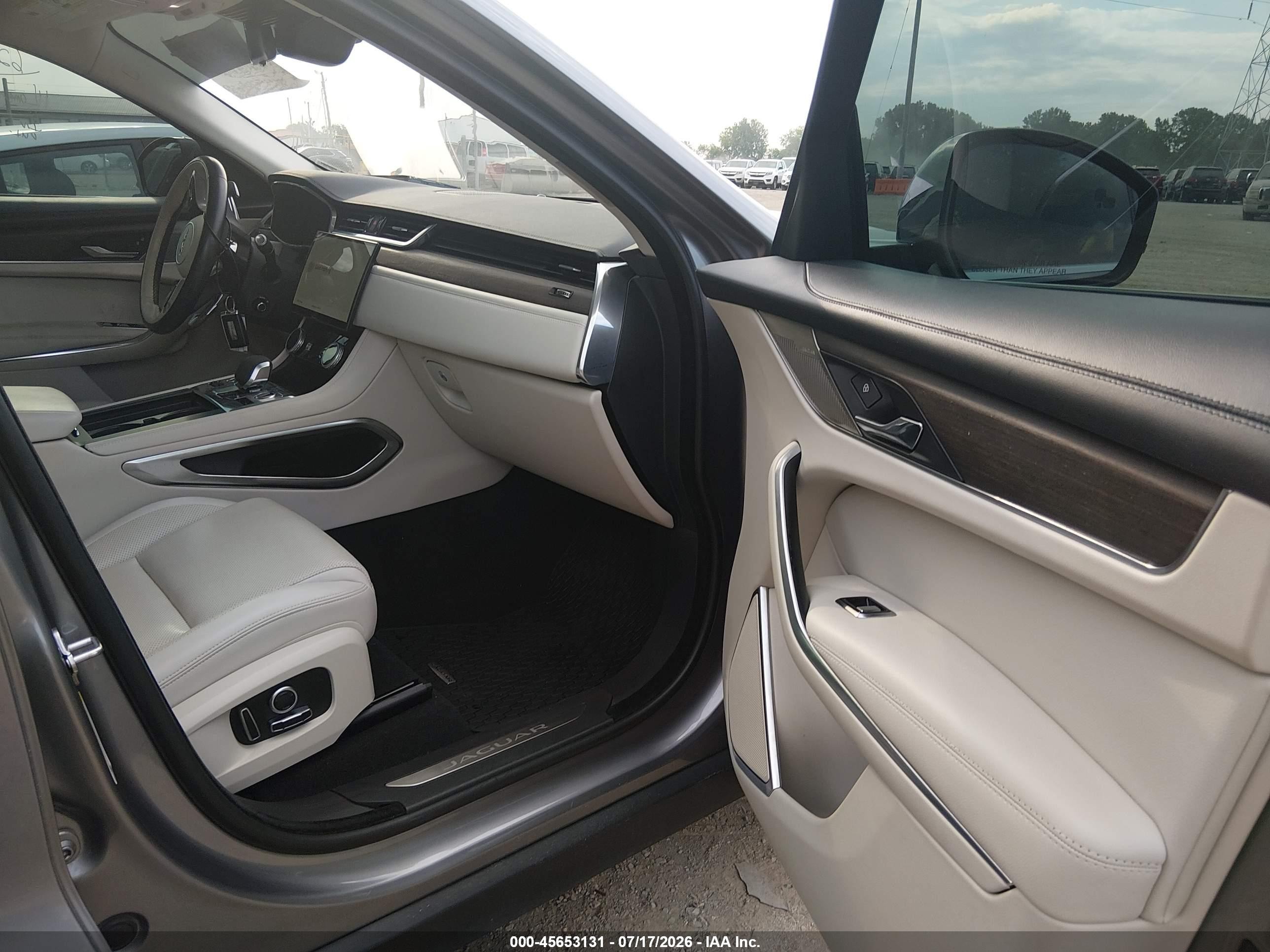 2021 Jaguar F-Pace VIN SADCJ2EX2MA664929 IAAI salvage auction — Front End, Salvage (Indiana), sold $8,200 on 2026-09-12 (photo 5)