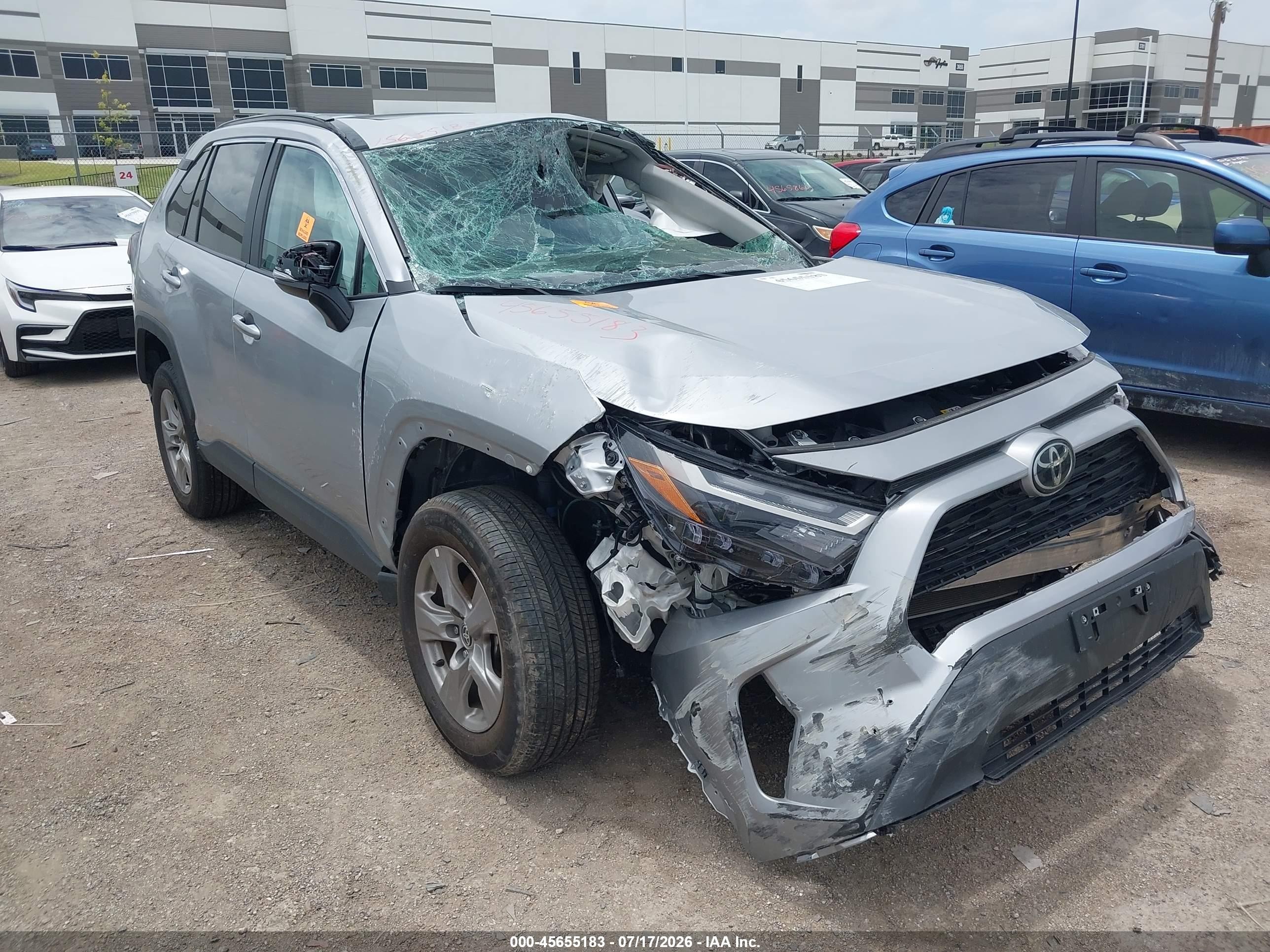 2025 Toyota RAV4 VIN 2T3W1RFV6SW414297 — IAAI salvage auction photo