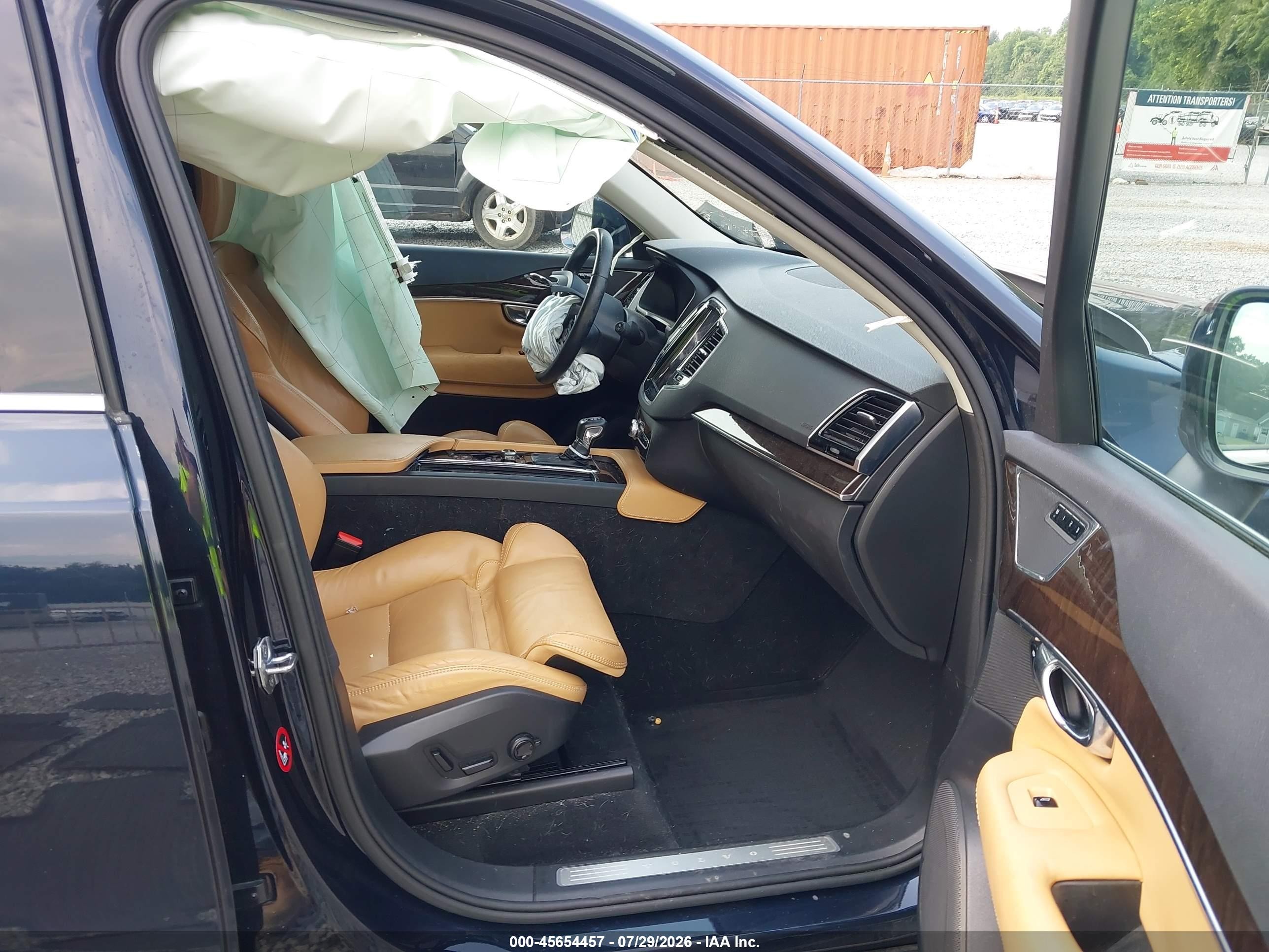 2016 Volvo XC90 VIN YV4A22PK9G1091742 IAAI salvage auction — Unknown, Salvage (Idaho), sold $4,450 on 2026-09-13 (photo 5)