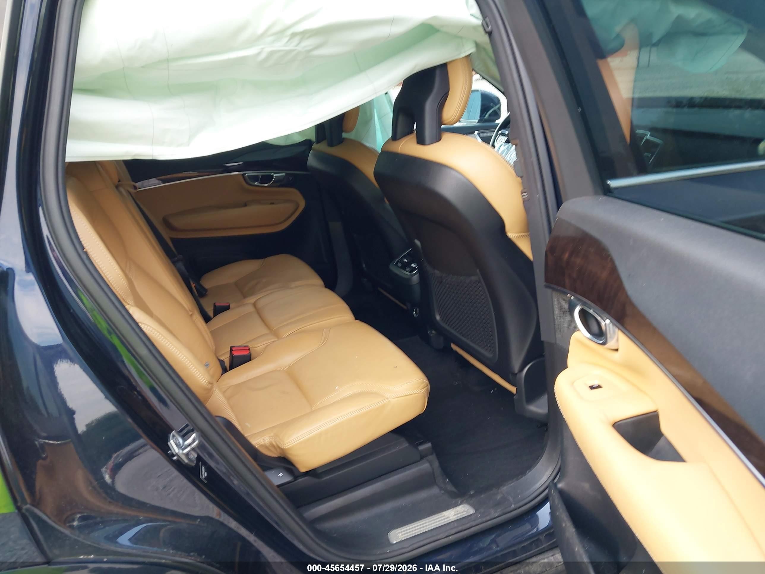 2016 Volvo XC90 VIN YV4A22PK9G1091742 IAAI salvage auction — Unknown, Salvage (Idaho), sold $4,450 on 2026-09-13 (photo 8)