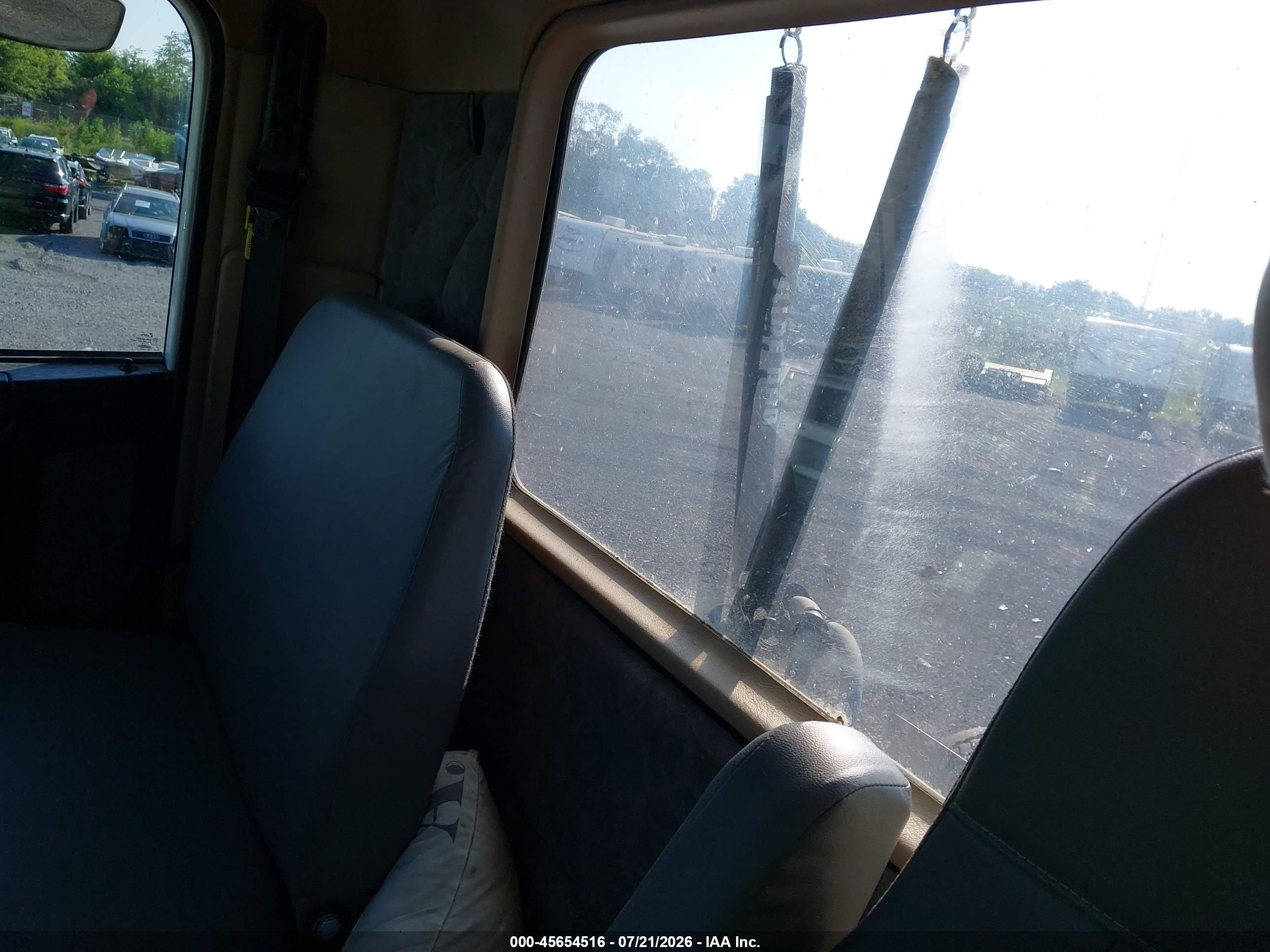 2023 Freightliner Sd122 VIN 3AKJGNDV5PDUR1520 IAAI salvage auction — Front End, Salvage (Iowa), sold $18,000 on 2026-09-09 (photo 6)