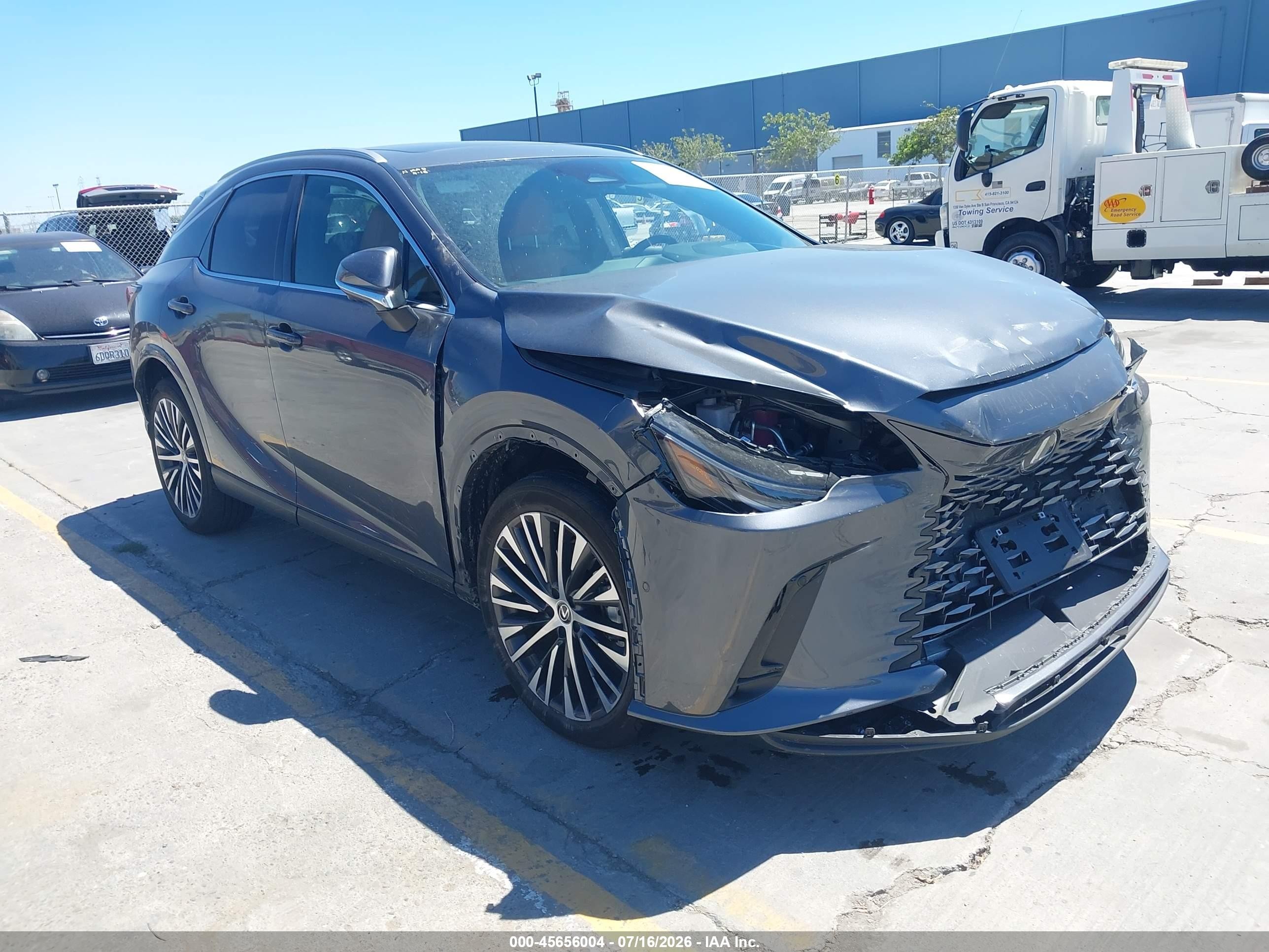 2024 Lexus RX 350h VIN 2T2BBMCA2RC050329 — IAAI salvage auction photo