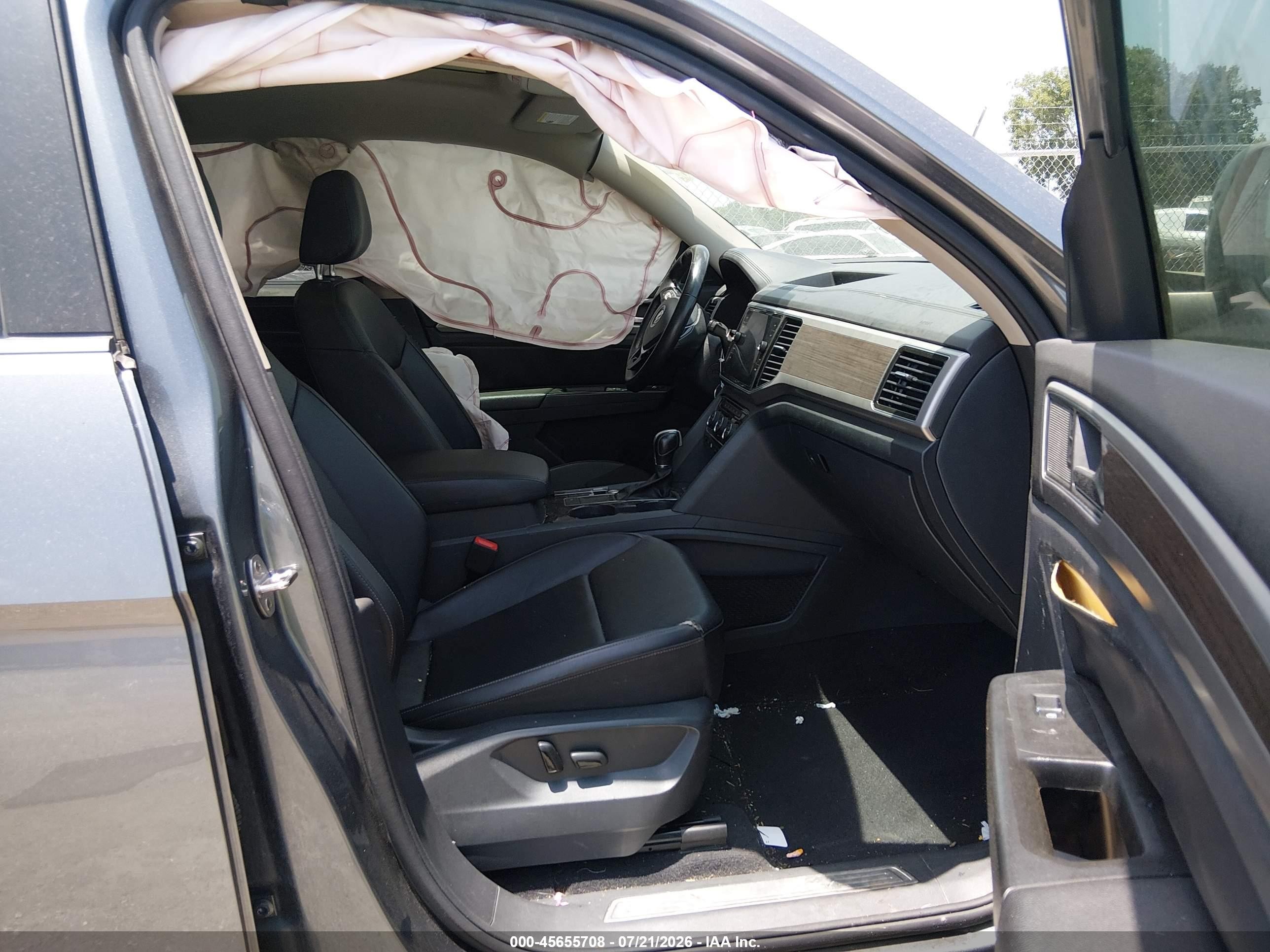 2019 Volkswagen Atlas VIN 1V2ER2CA9KC607509 IAAI salvage auction — Side, Salvage (Louisiana), sold $4,050 on 2026-09-22 (photo 5)