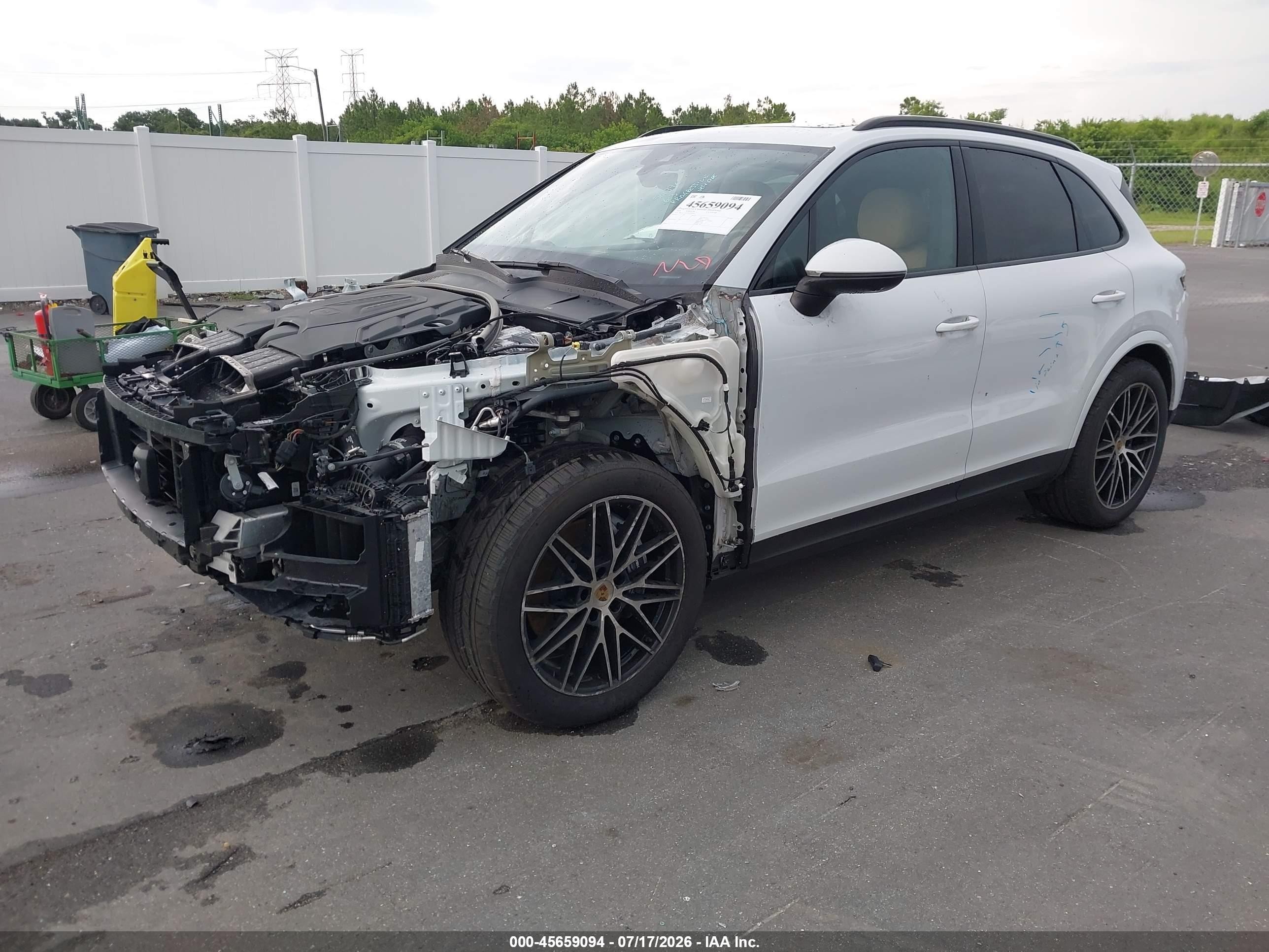 2024 Porsche Cayenne VIN WP1AA2AYXRDA09410 IAAI salvage auction — Unknown, Rebuildable (Florida), sold $33,200 on 2026-08-10 (photo 2)