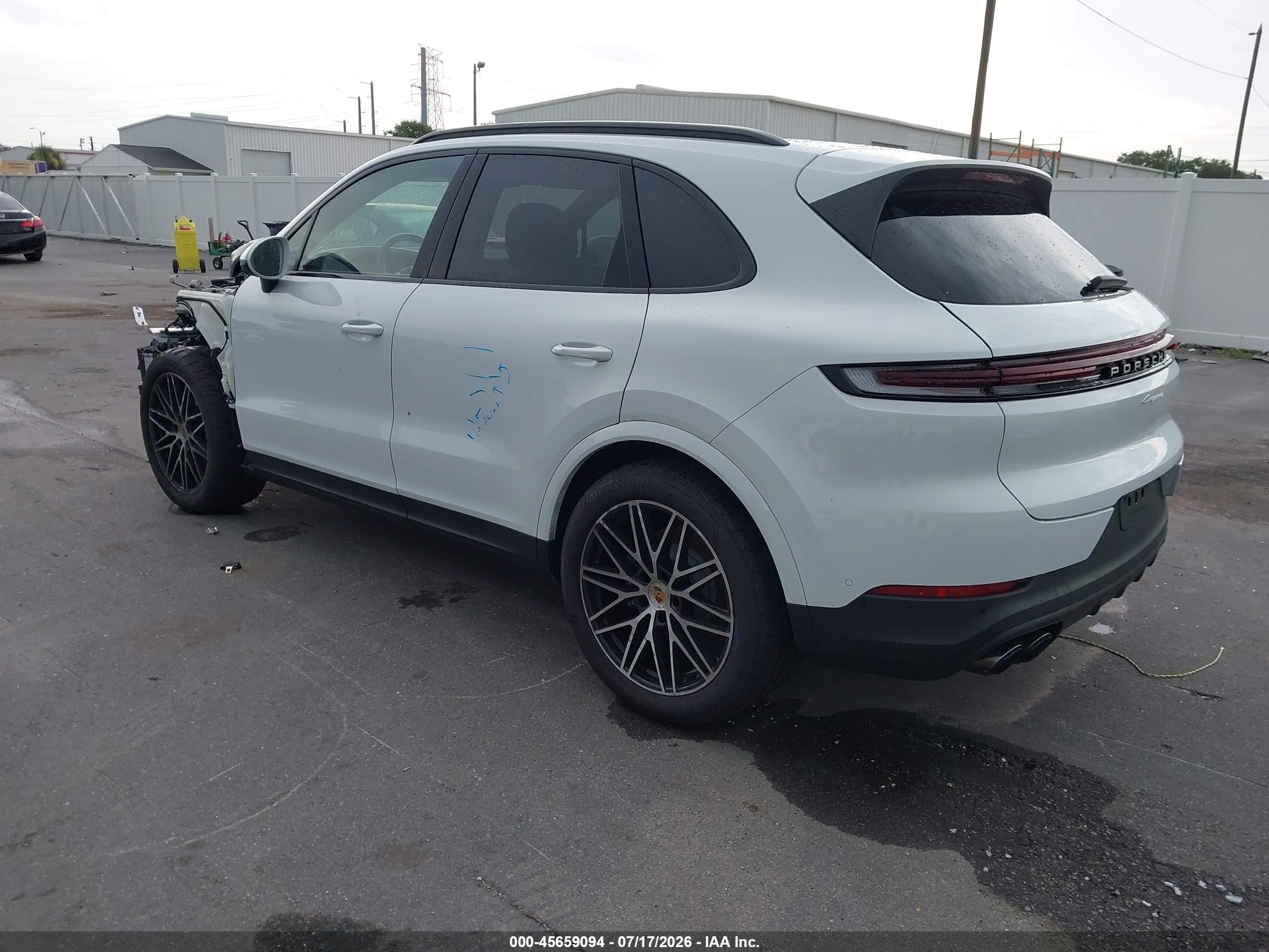 2024 Porsche Cayenne VIN WP1AA2AYXRDA09410 IAAI salvage auction — Unknown, Rebuildable (Florida), sold $33,200 on 2026-08-10 (photo 3)