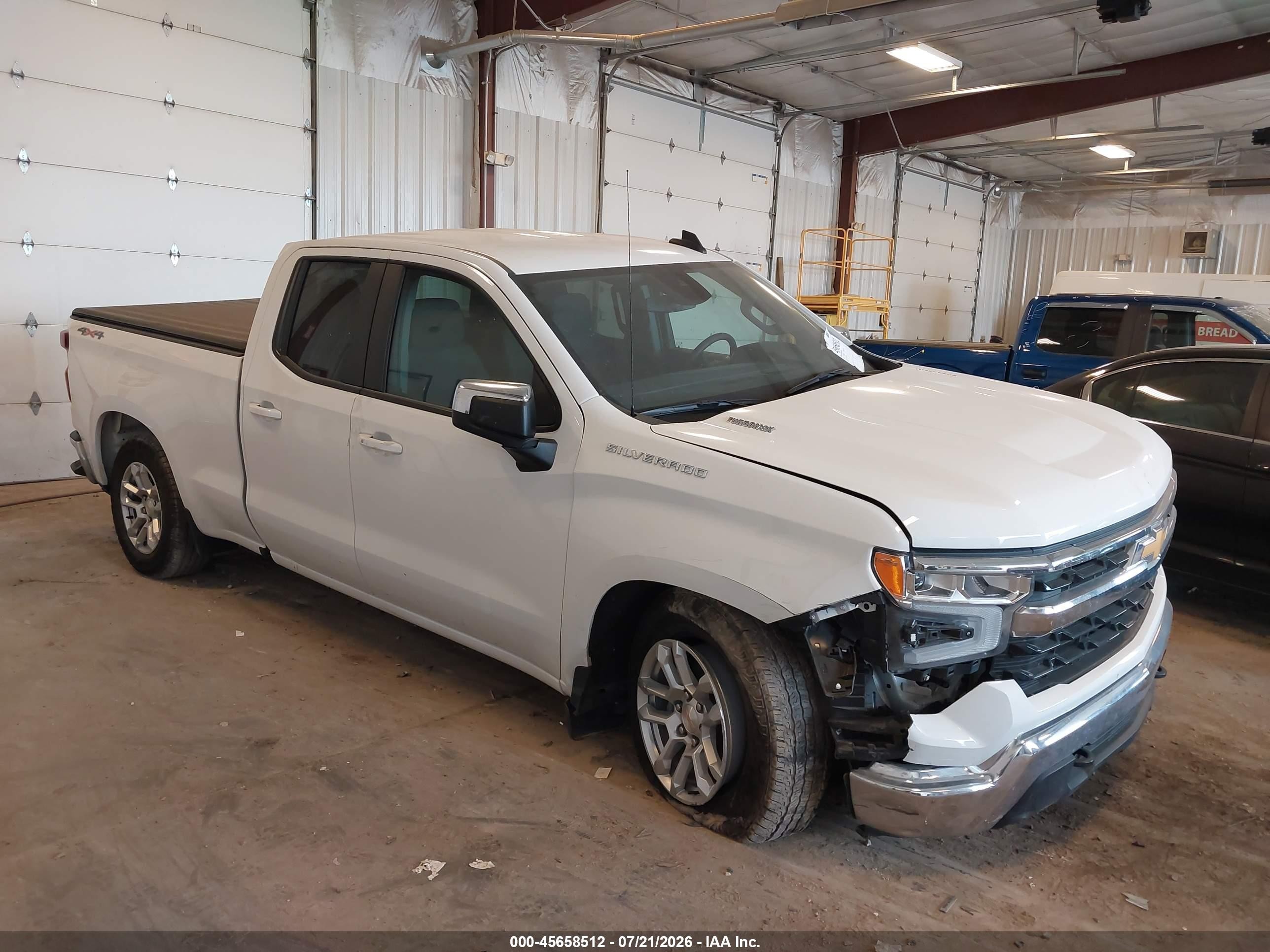 2025 Chevrolet Silverado 1500 VIN 1GCRKKEK8SZ299372 — IAAI salvage auction photo