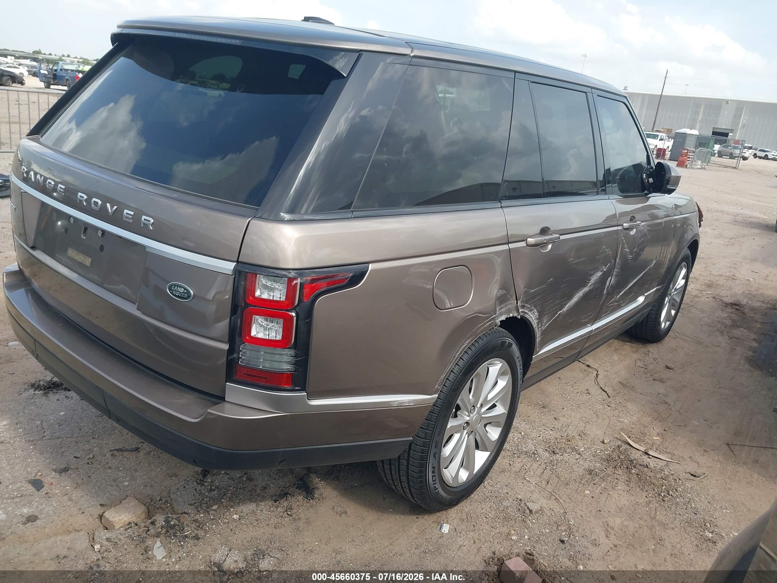 2015 Land Rover Range Rover VIN SALGS2VFXFA215446 IAAI salvage auction — Side, Original (Texas), sold $14,300 on 2026-09-13 (photo 4)
