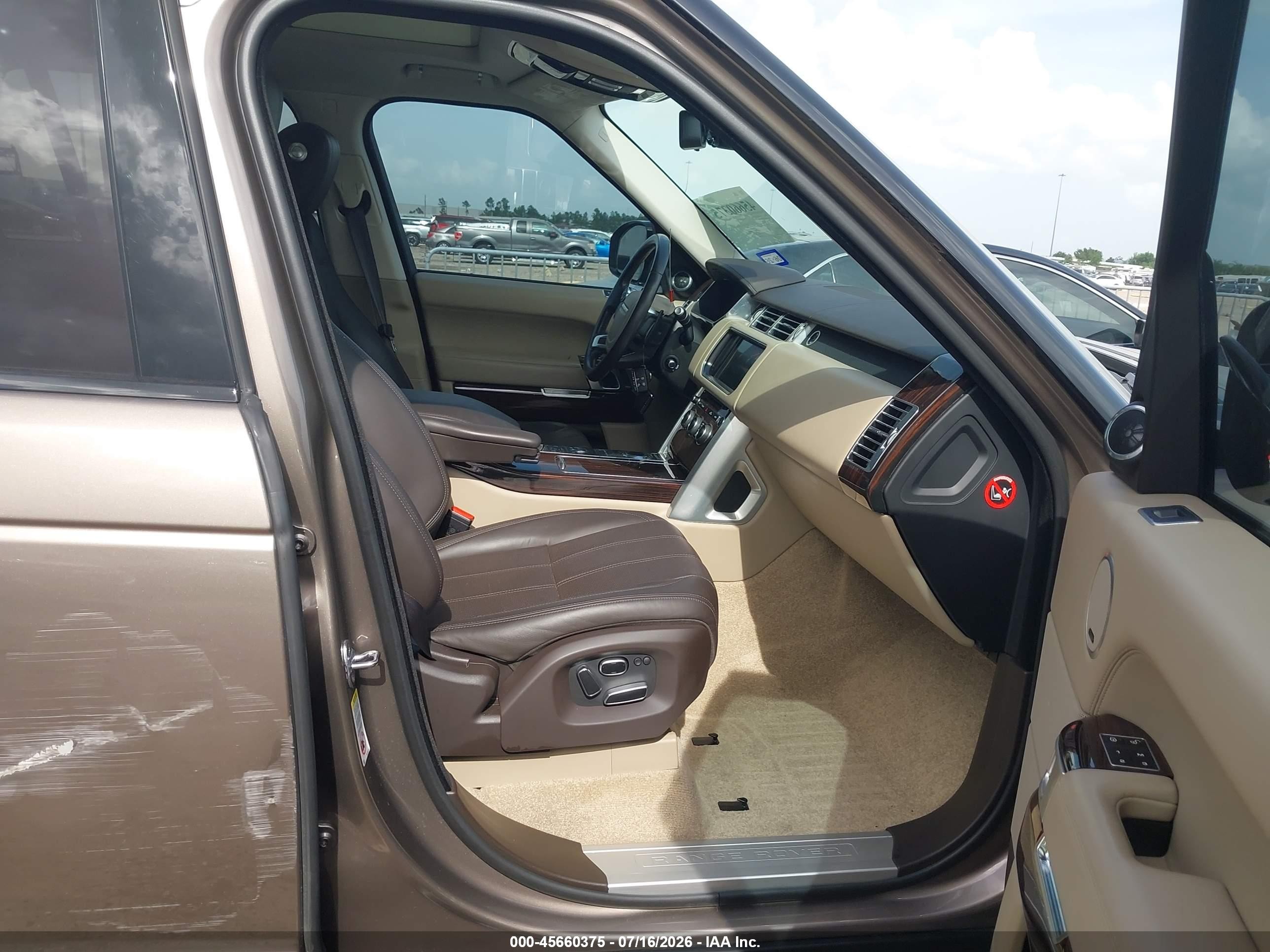 2015 Land Rover Range Rover VIN SALGS2VFXFA215446 IAAI salvage auction — Side, Original (Texas), sold $14,300 on 2026-09-13 (photo 5)