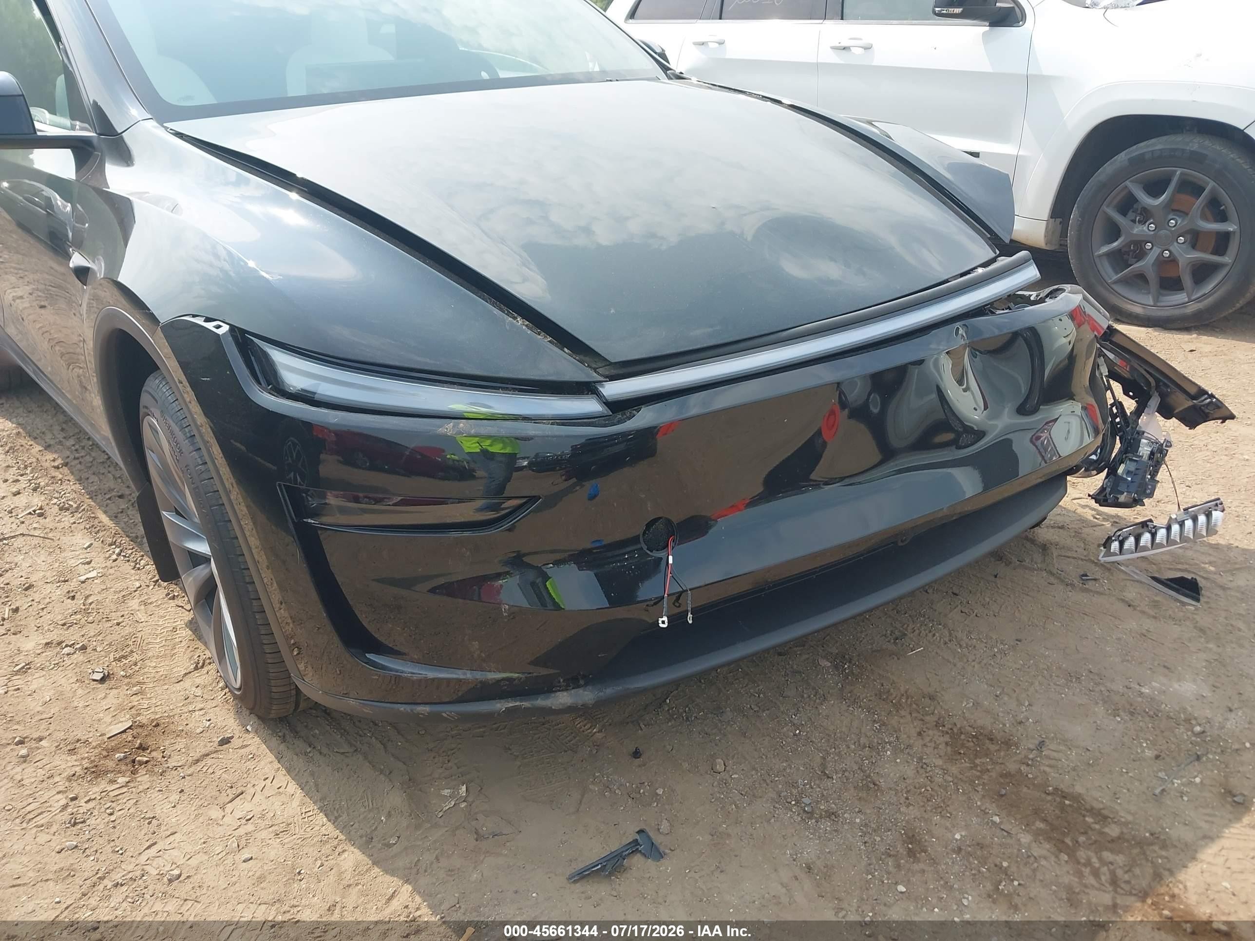 2026 Tesla Model y VIN 7SAYGDED3TF635854 IAAI salvage auction — Front End, Salvage (Illinois), sold $18,000 on 2026-10-01 (photo 6)