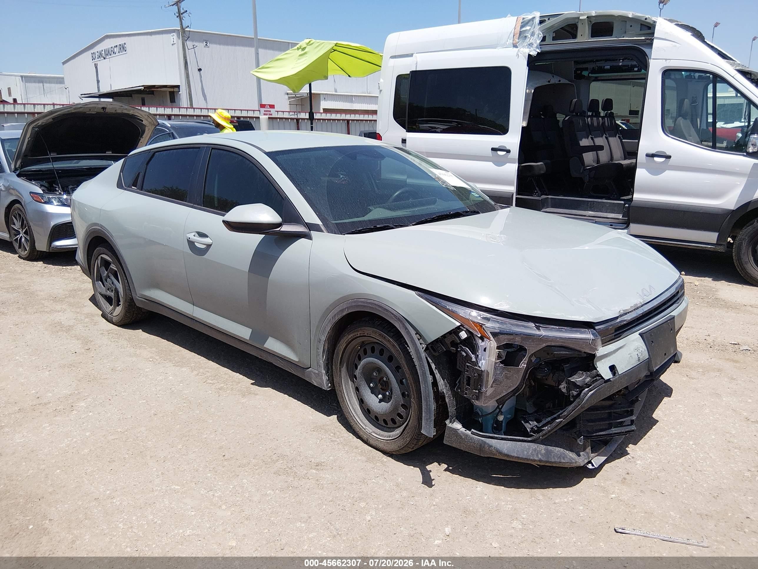 2025 Kia K4 VIN 3KPFU4DE8SE217821 IAAI salvage auction — Unknown, Salvage (Texas), sold $8,300 on 2026-10-01 (photo 1)
