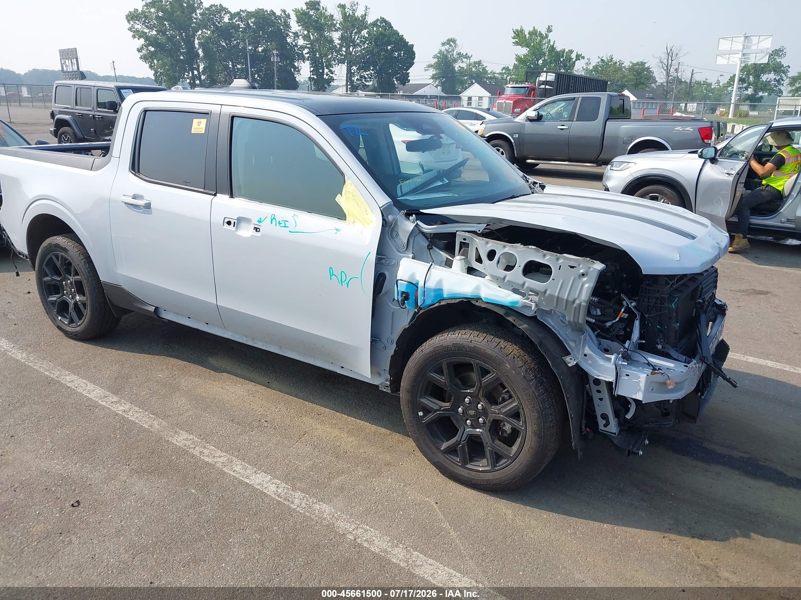 2025 Ford Maverick VIN 3FTTW8SA7SRB18260 — IAAI salvage auction photo