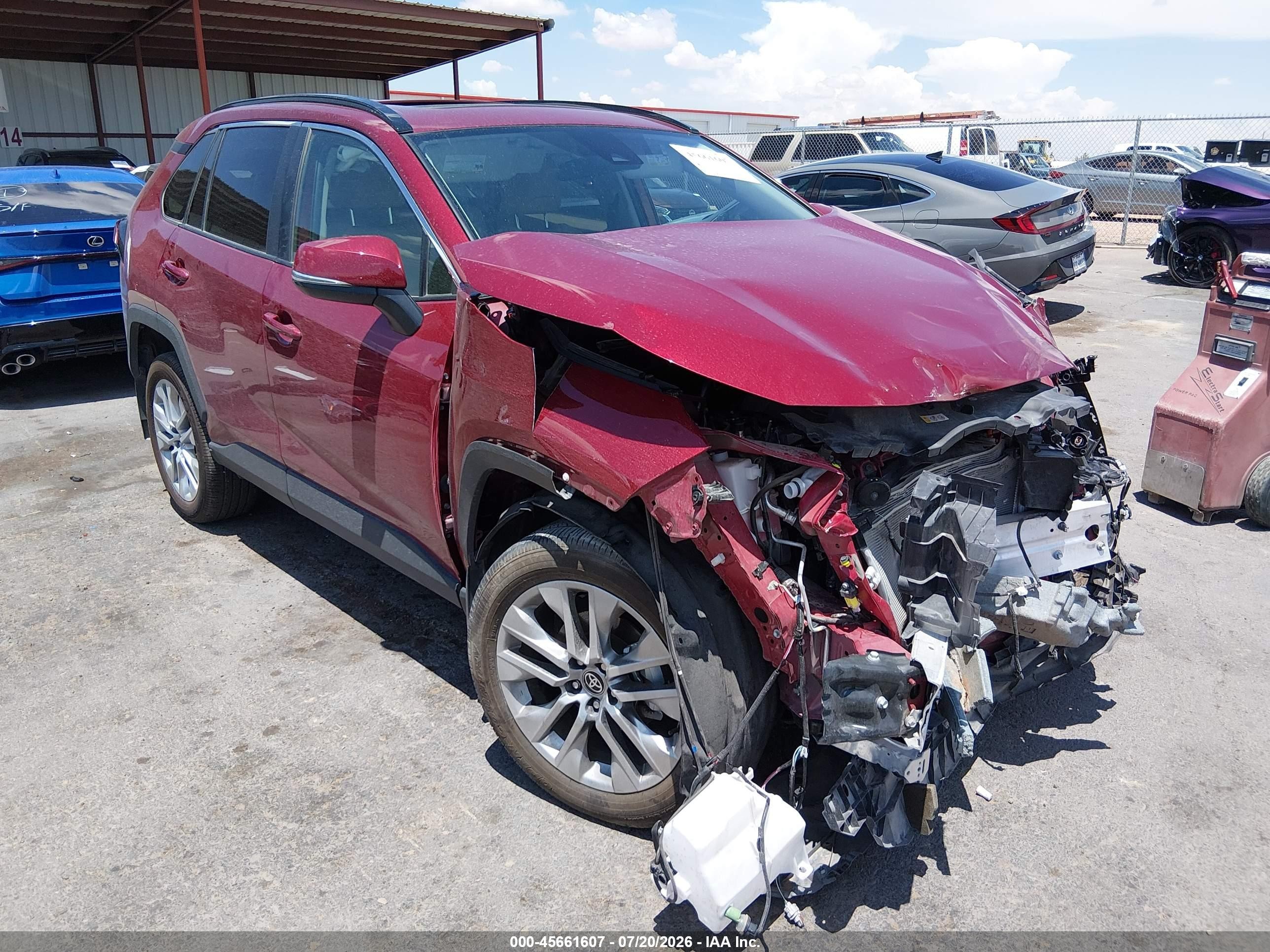2025 Toyota RAV4 VIN 2T3C1RFV4SW379102 — IAAI salvage auction photo