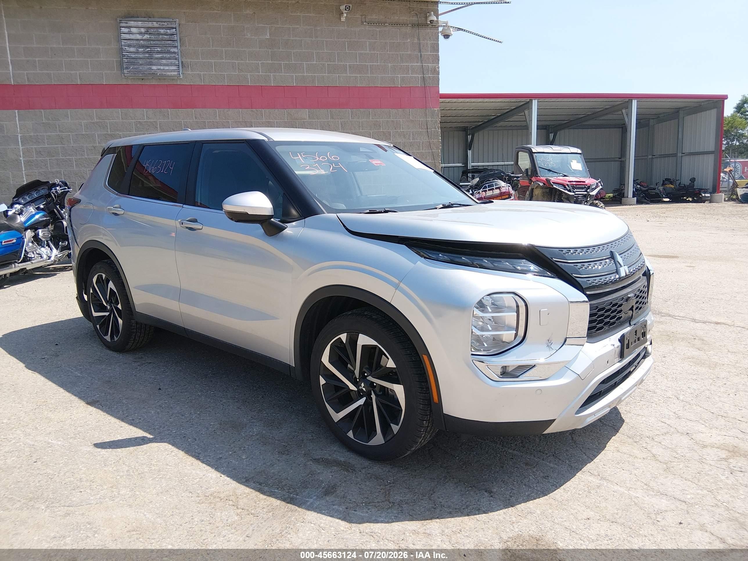 2022 Mitsubishi Outlander VIN JA4J4UA80NZ049698 — IAAI salvage auction photo