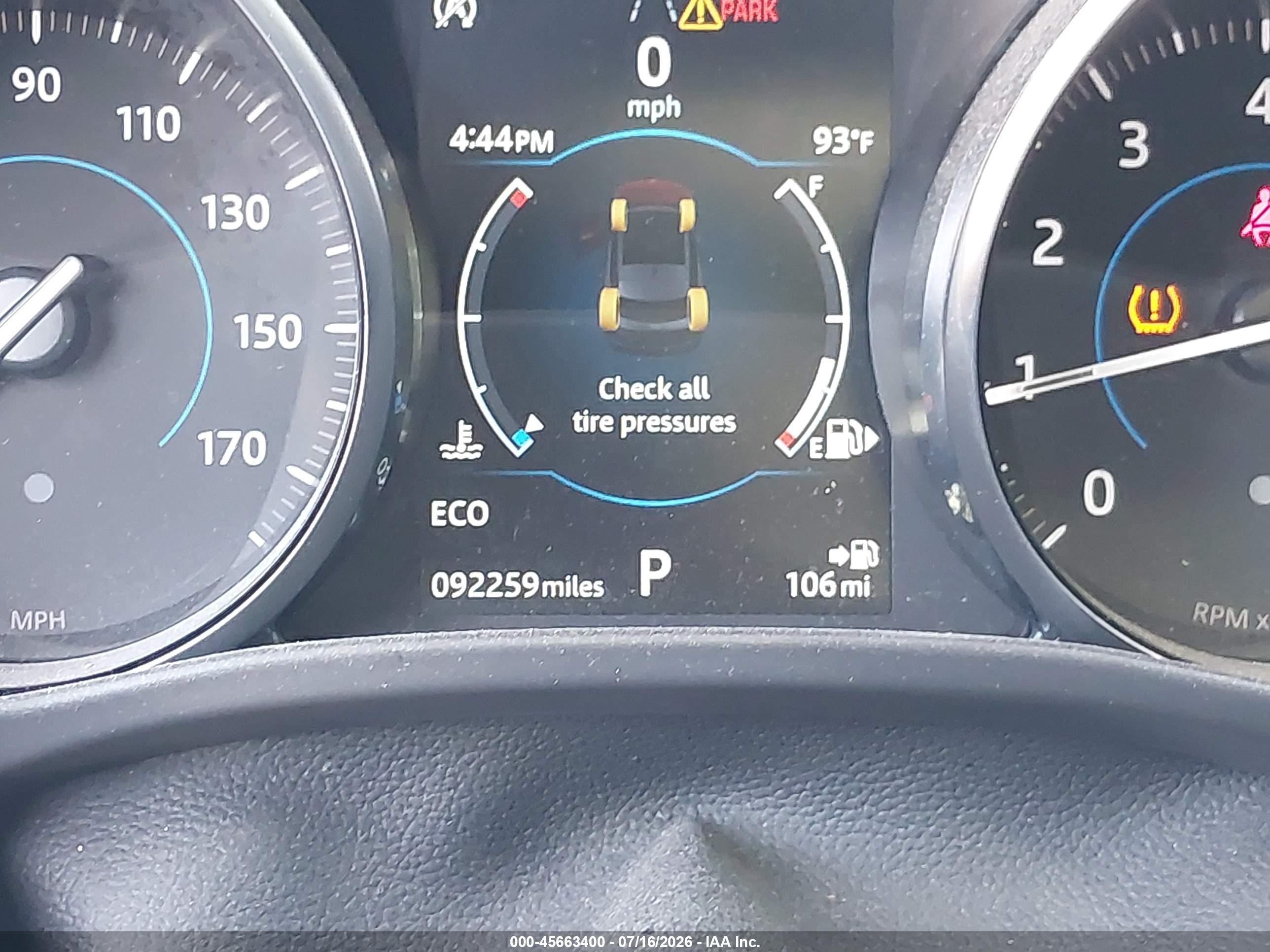 2018 Jaguar F-Pace VIN SADCL2GX3JA203189 IAAI salvage auction — Side, Salvage Certificate (California), sold $6,200 on 2026-09-13 (photo 7)