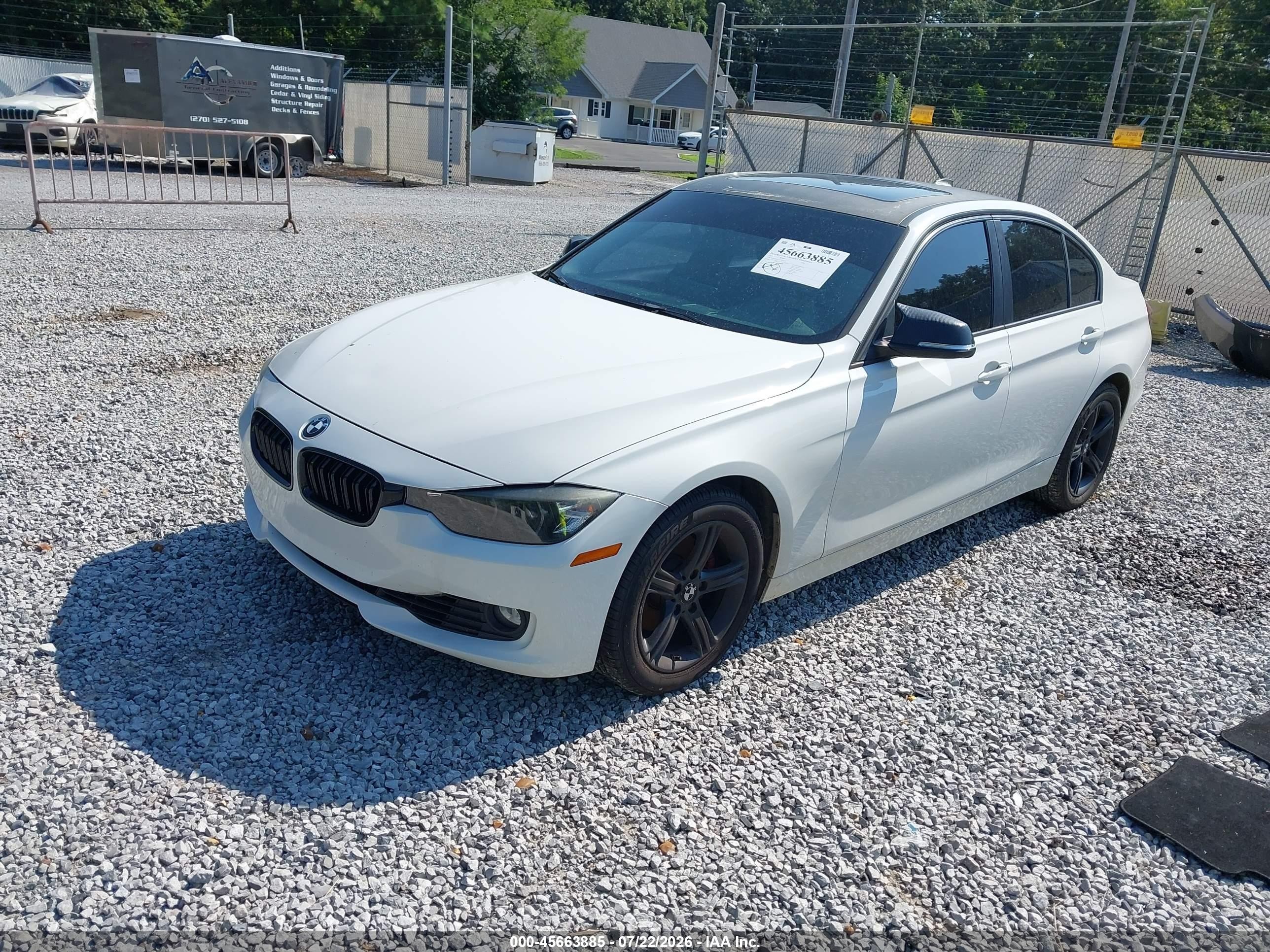 2013 BMW 3er VIN WBA3A5G51DNP21247 IAAI salvage auction — Water/Flood, Salvage (Kentucky), sold $600 on 2026-10-09 (photo 2)
