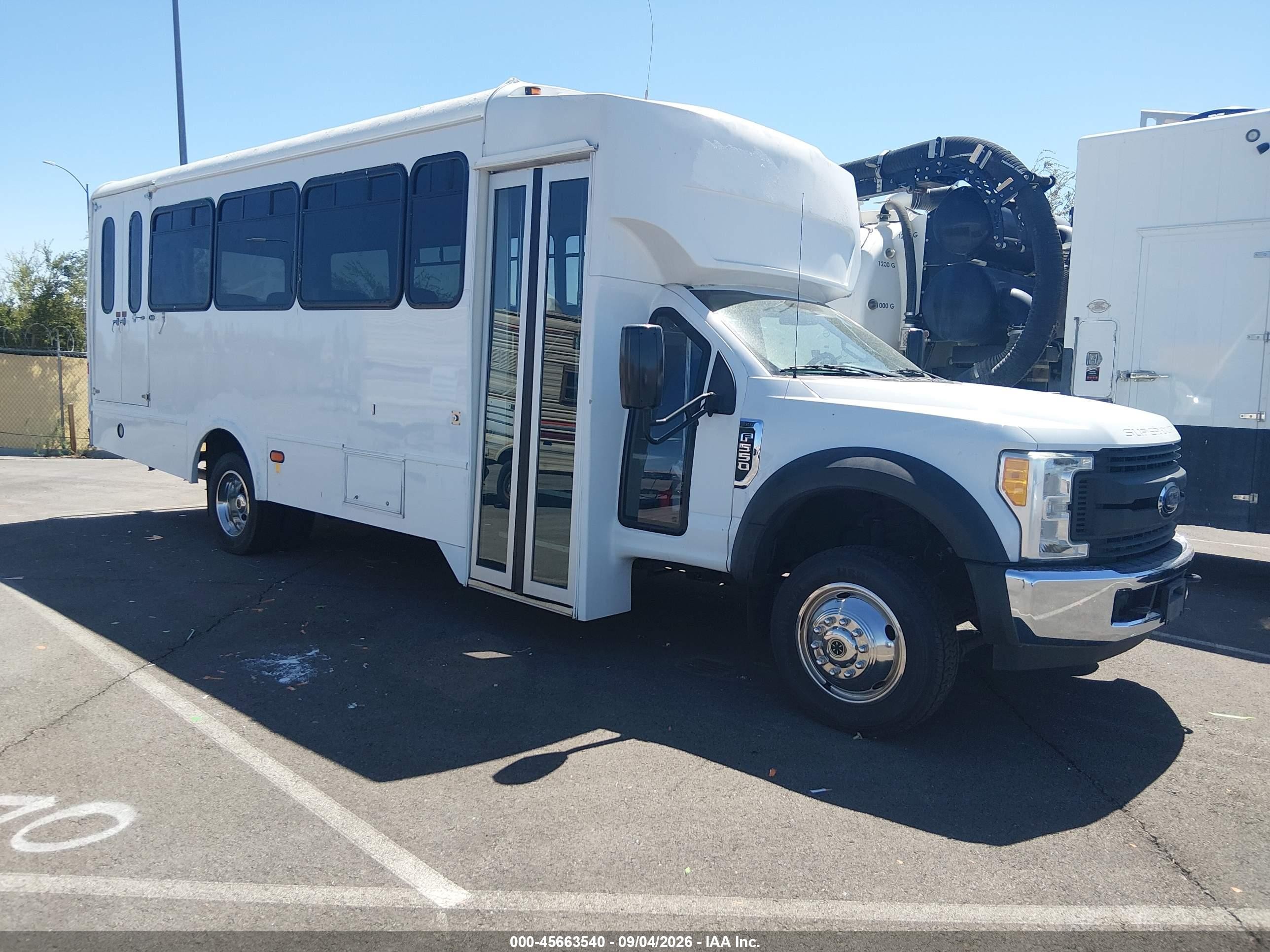 2017 Ford F-550 Chassis VIN 1FDAF5GY6HDA08437 — IAAI salvage auction photo