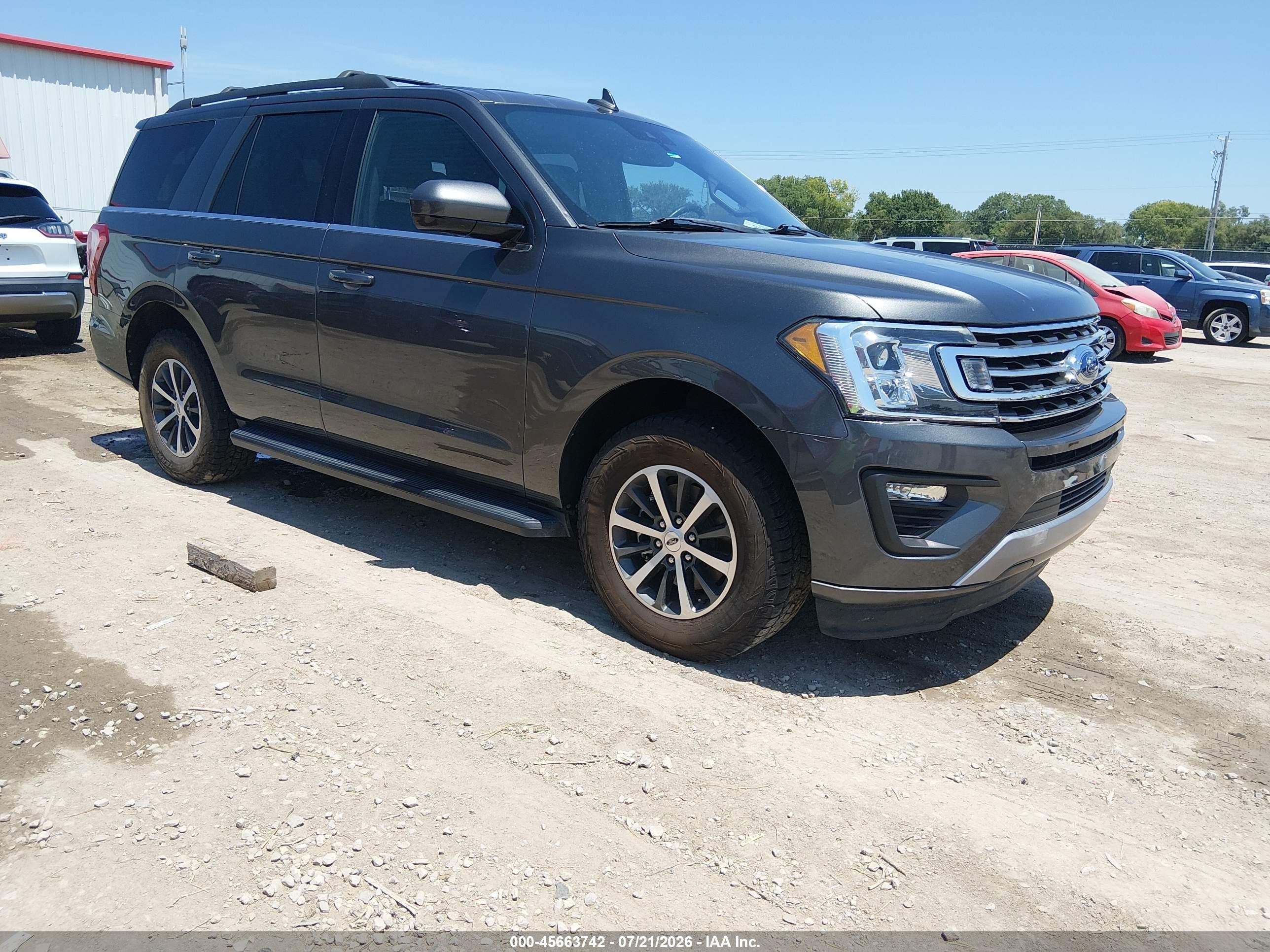 2020 Ford Expedition VIN 1FMJU1HTXLEA61940 — IAAI salvage auction photo