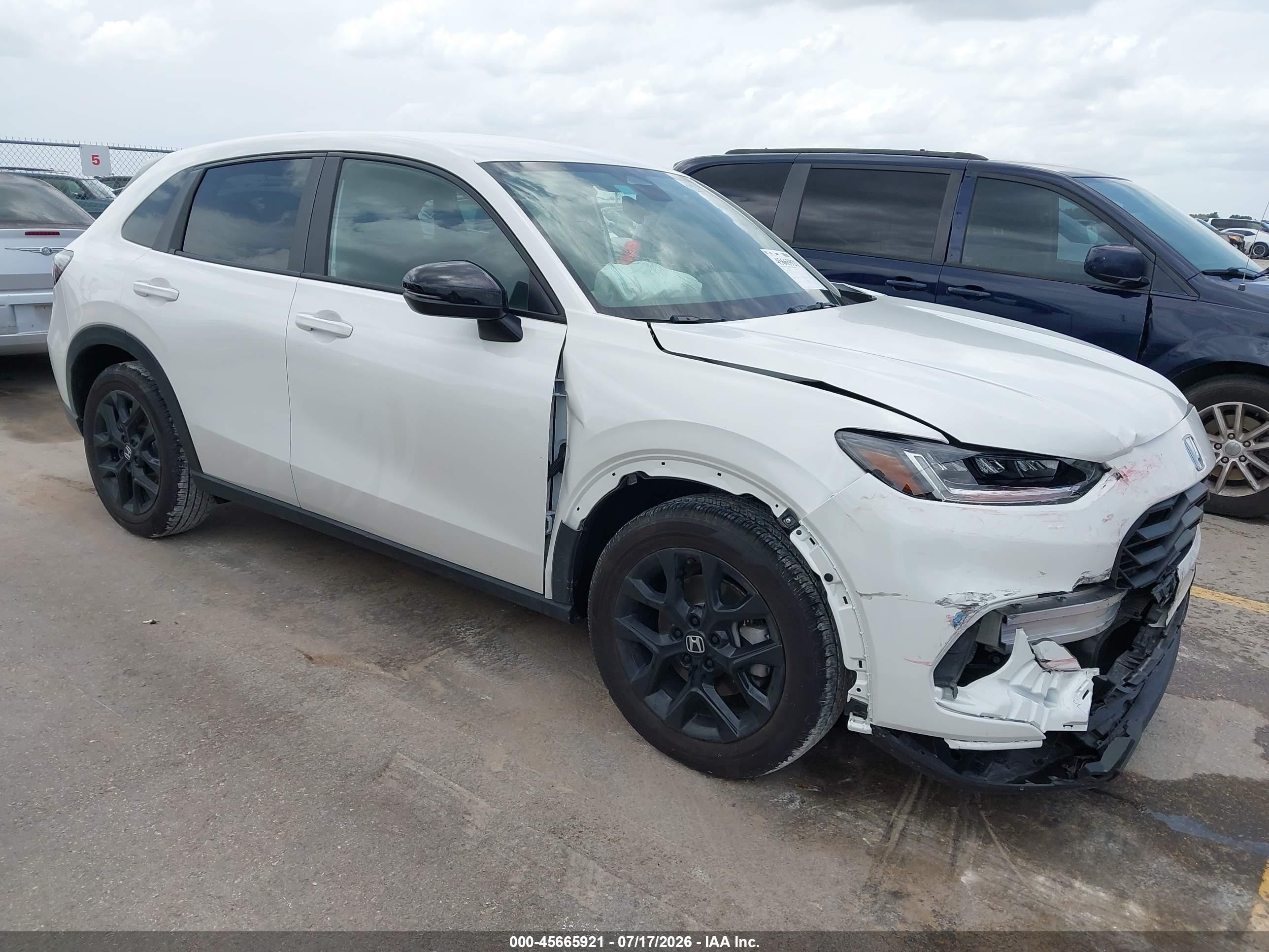 2025 Honda HR-V VIN 3CZRZ2H55SM793721 — IAAI salvage auction photo