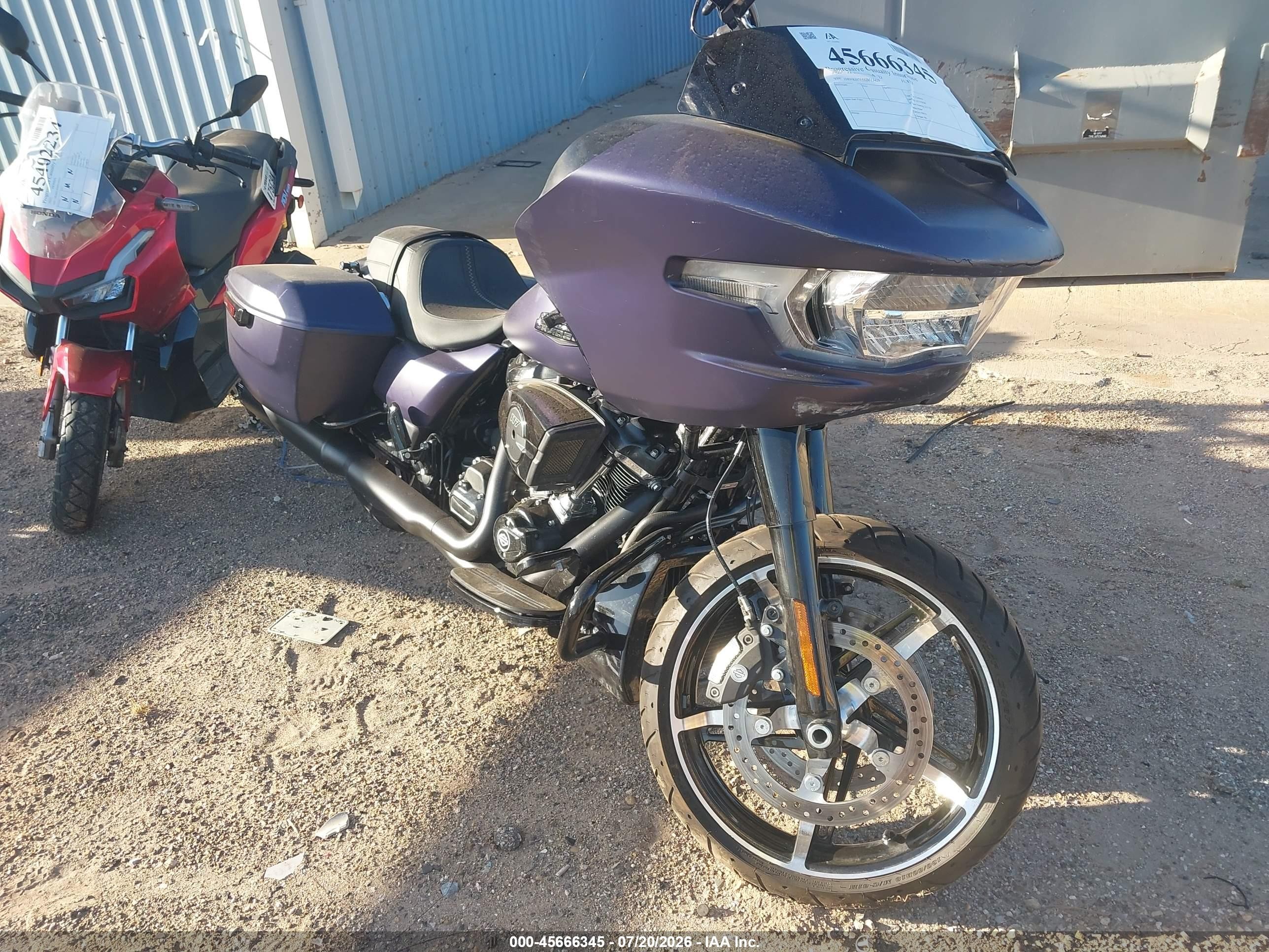 2025 Harley-Davidson FLTRX VIN 1HD1KH715SB613426 — IAAI salvage auction photo