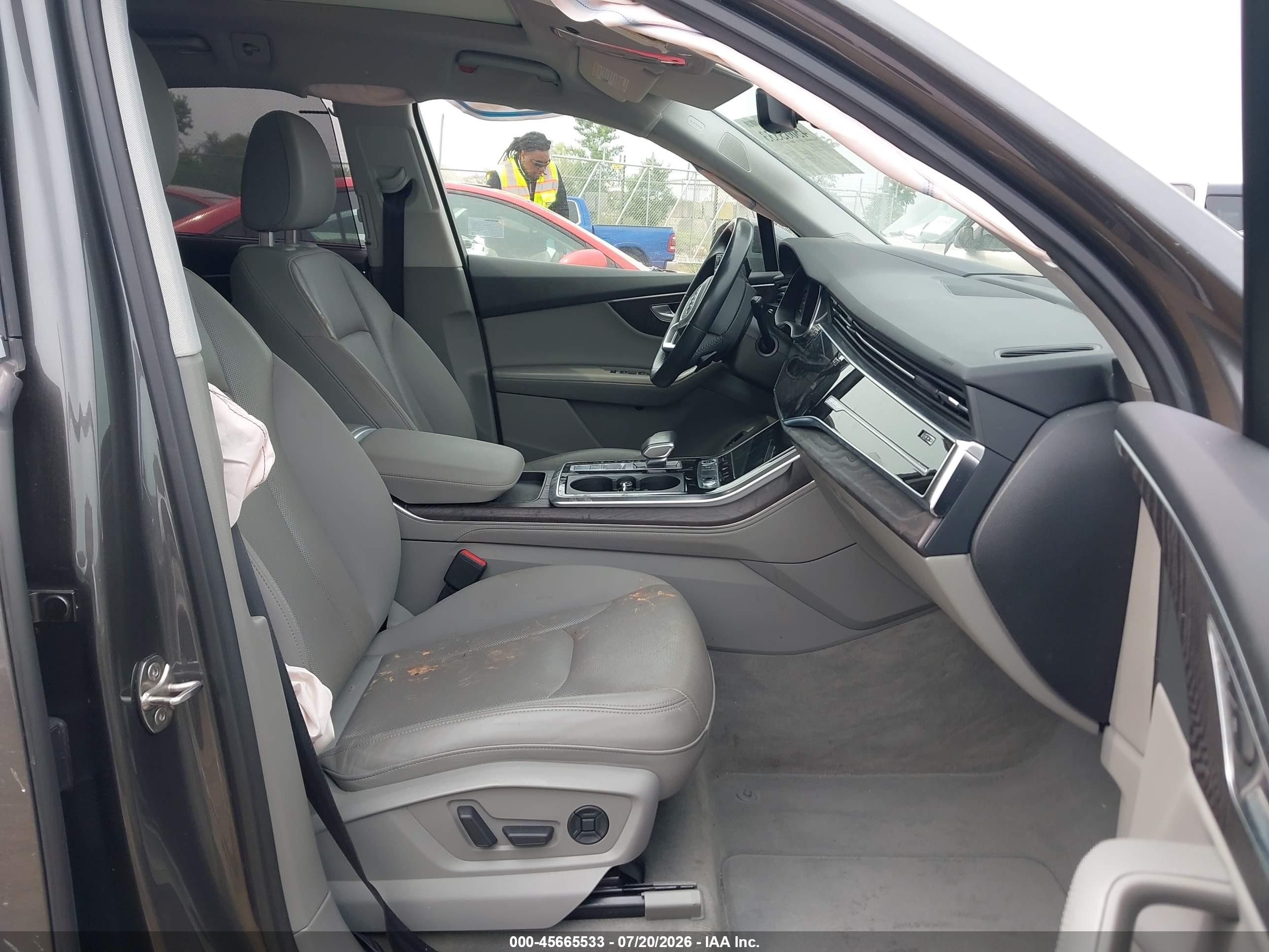 2021 Audi Q7 VIN WA1VXAF74MD015394 IAAI salvage auction — Front & Rear, Salvage (Illinois), sold $9,400 on 2026-09-13 (photo 5)