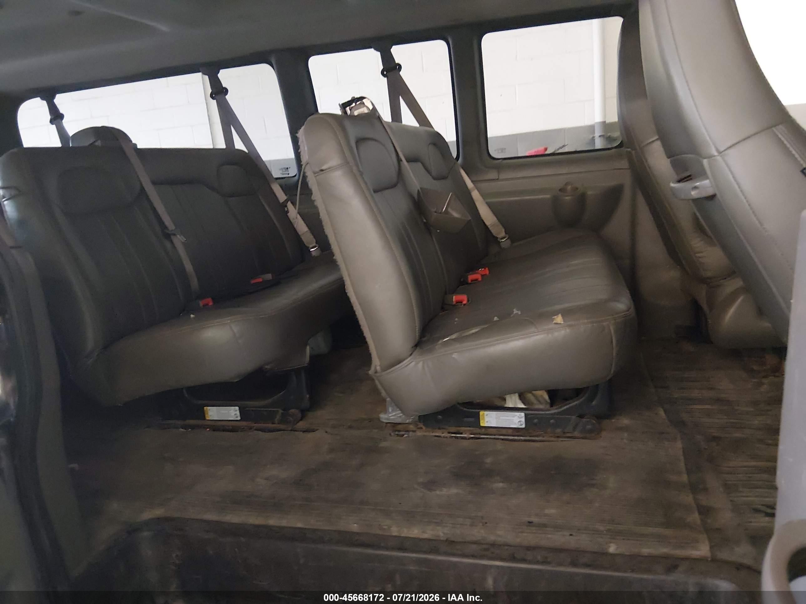 2017 Chevrolet VIN 1GAZGNFFXH1300896 IAAI salvage auction — Side, Sf97 (New York), sold $7,800 on 2026-09-08 (photo 8)