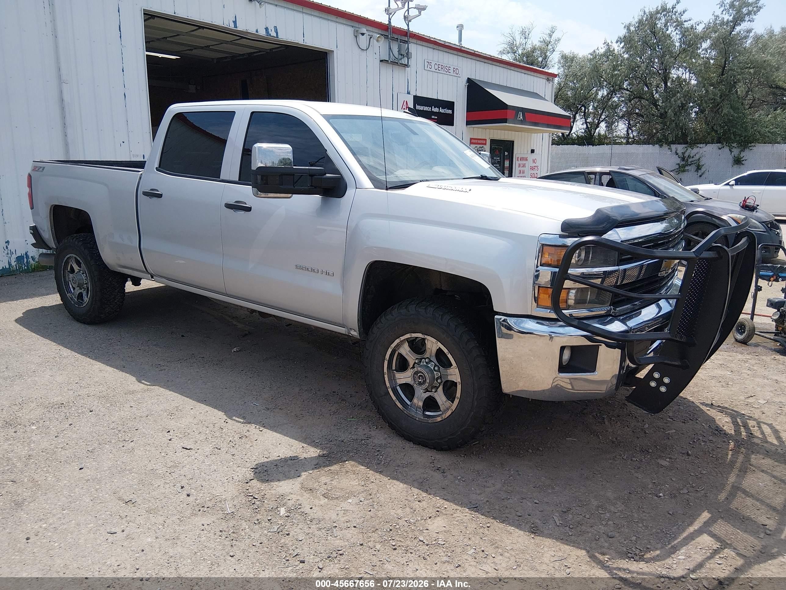 2015 Chevrolet Silverado 2500 VIN 1GC1KVE8XFF182130 — IAAI salvage auction photo