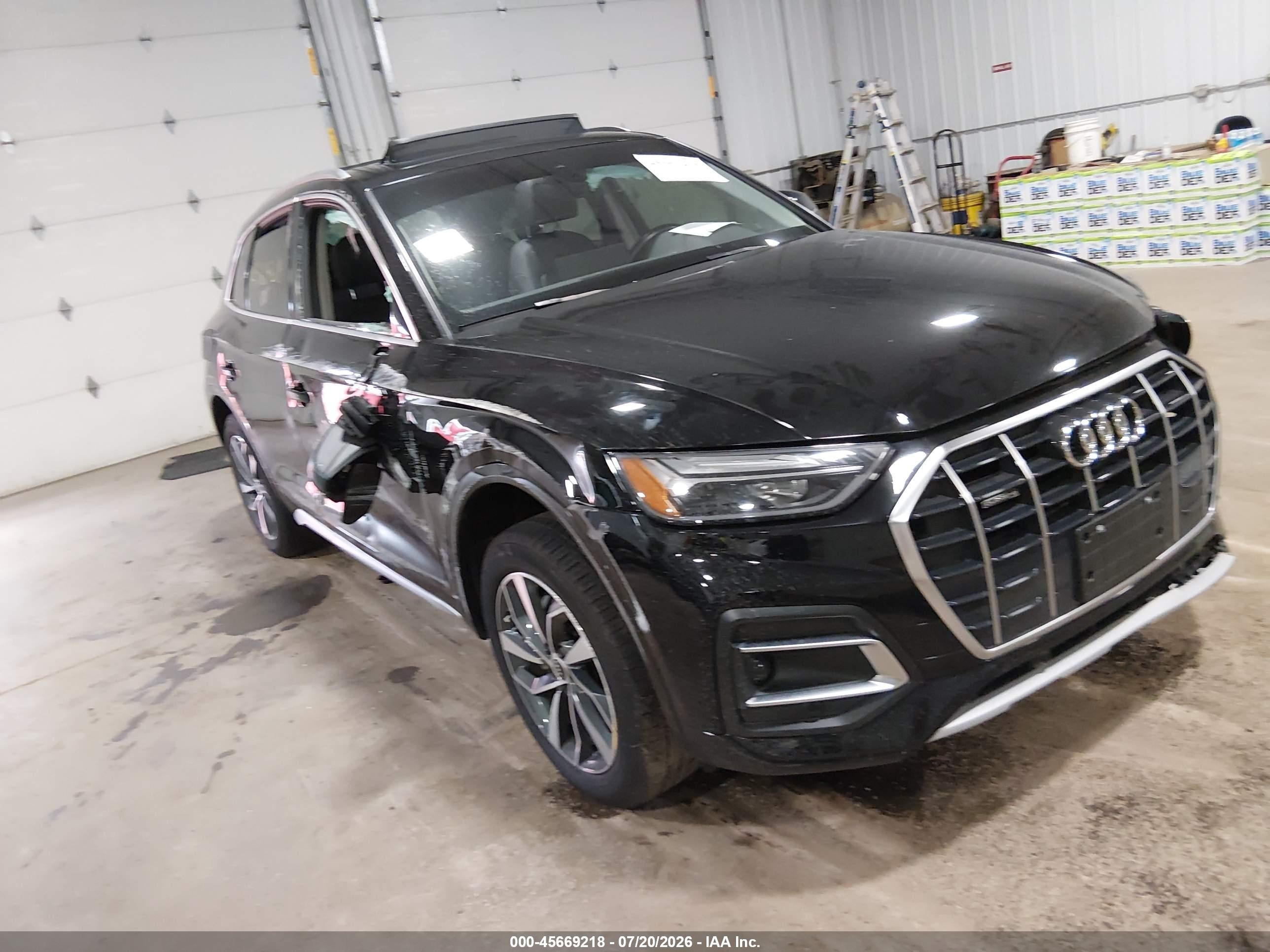 2021 Audi Q5 VIN WA1AAAFY6M2064777 — IAAI salvage auction photo
