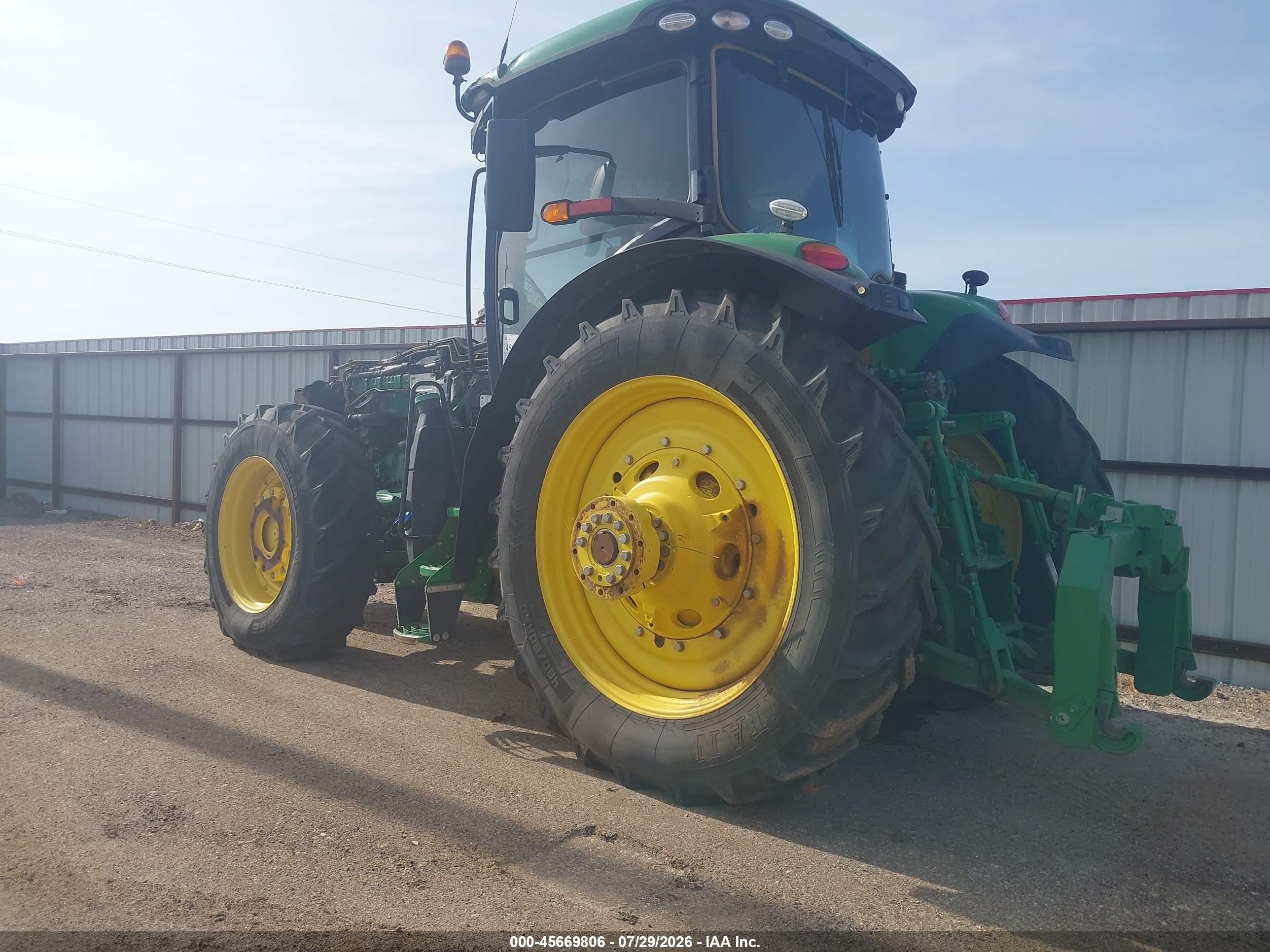 2019 John Deere Tractor VIN 1RW8370RAKD142633 IAAI salvage auction — Burn Engine, Bill Of Sale (Texas), sold $23,350 on 2026-09-23 (photo 3)