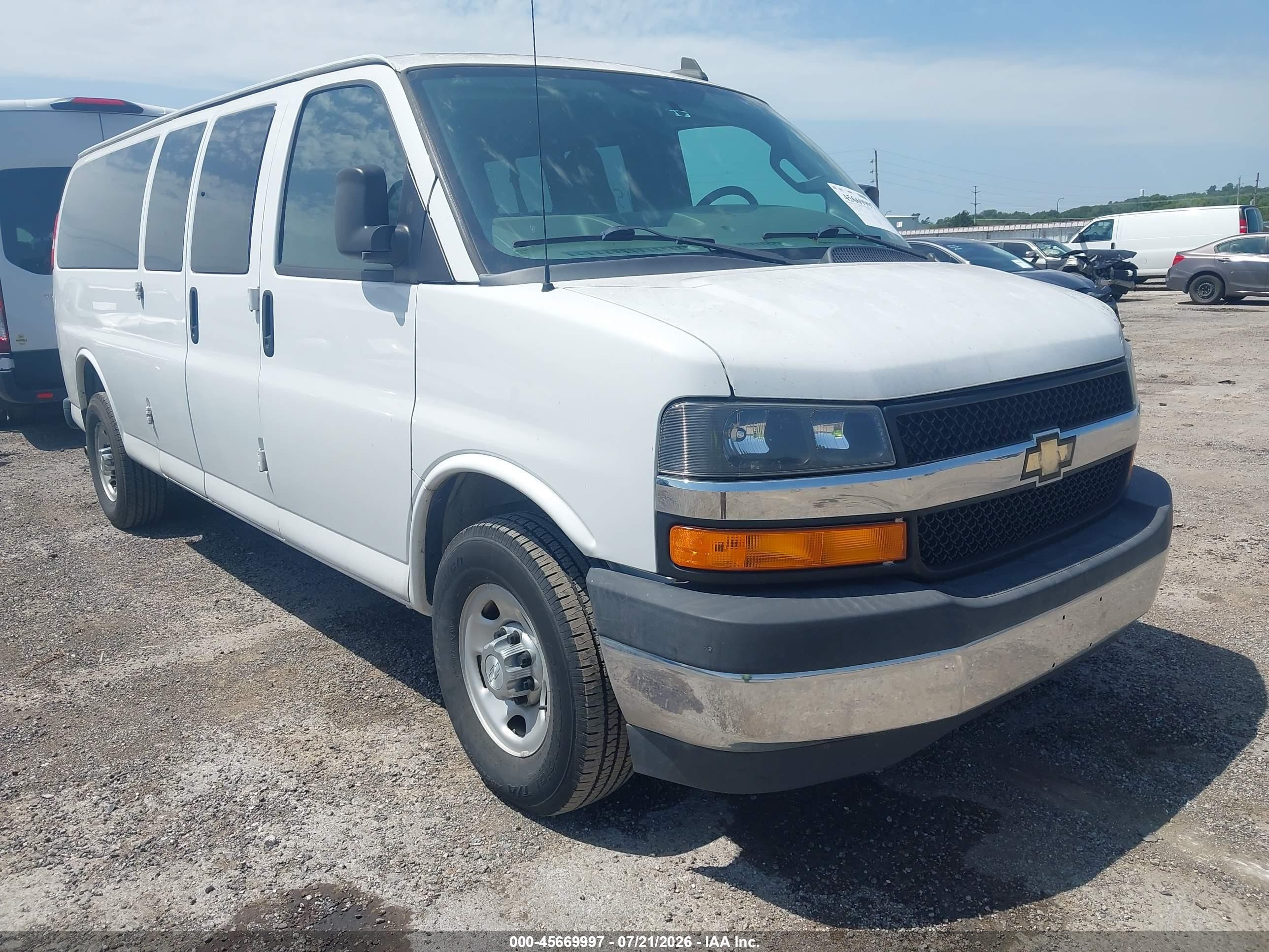 2017 Chevrolet Express 3500 VIN 1GAZGPFG7H1339854 — IAAI salvage auction photo