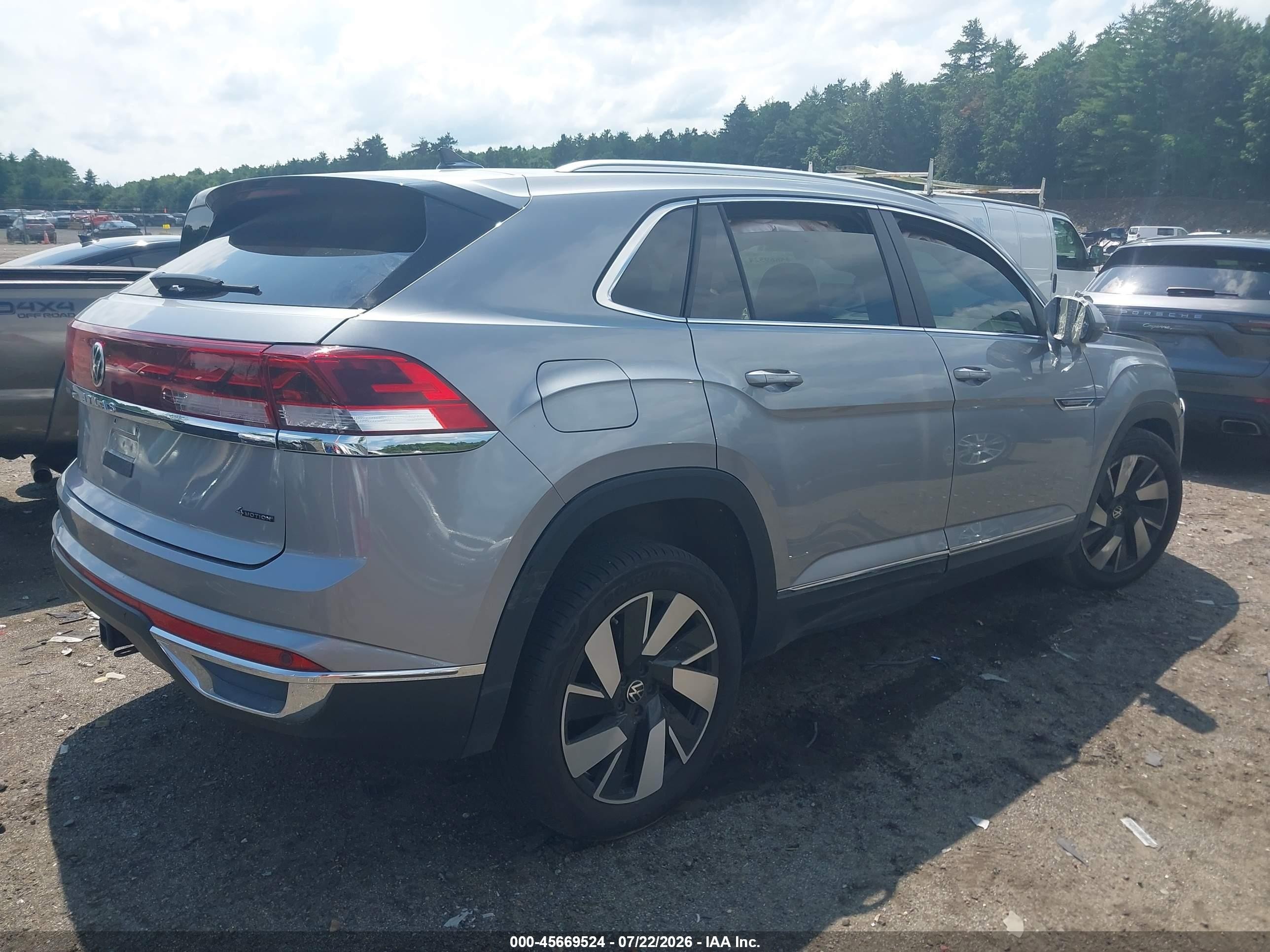 2026 Volkswagen Atlas cross sport VIN 1V2BC2CA3TC201571 IAAI salvage auction — Front End, Salvage (Massachusetts), sold $12,900 on 2026-09-26 (photo 4)