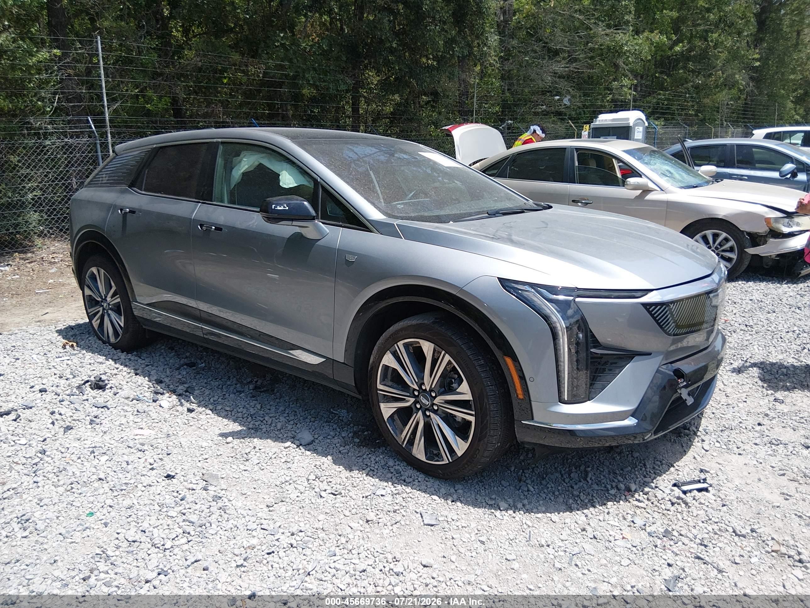 2025 Cadillac OPTIQ VIN 3GYK3DMR8SS222470 — IAAI salvage auction photo