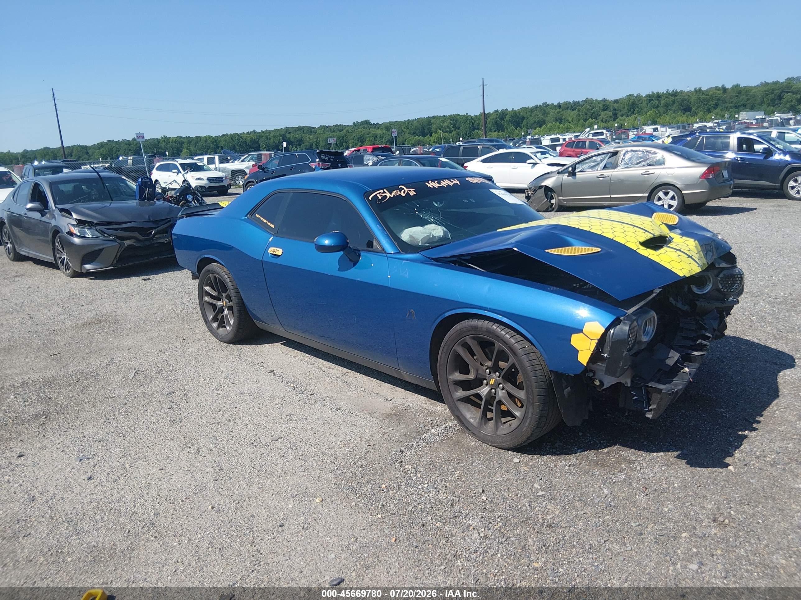 2020 Dodge Challenger VIN 2C3CDZFJXLH235810 — IAAI salvage auction photo