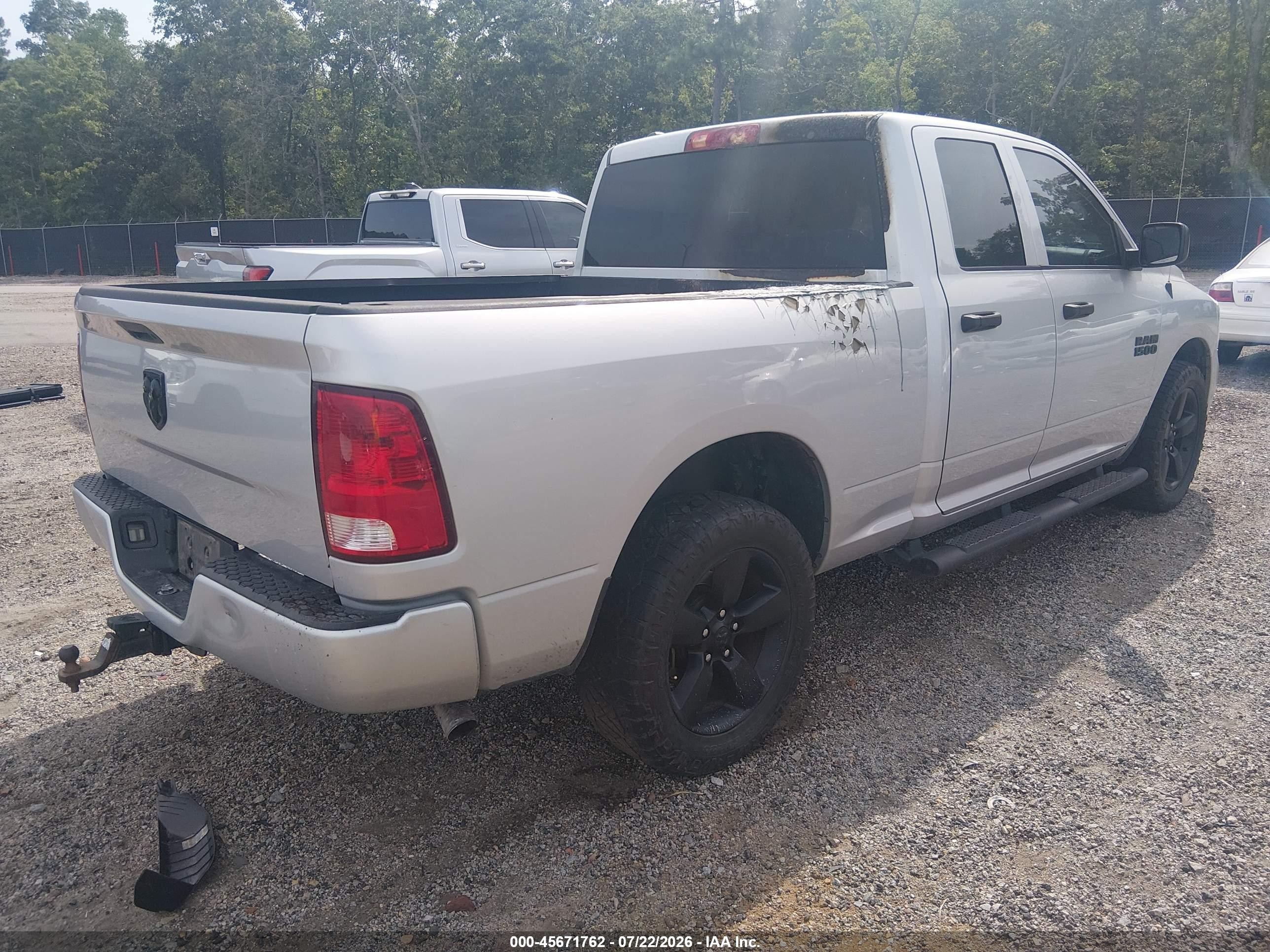 2018 Ram 1500 VIN 1C6RR6FG2JS337285 IAAI salvage auction — Unknown, Salvage (South Carolina), sold $4,400 on 2026-10-07 (photo 4)