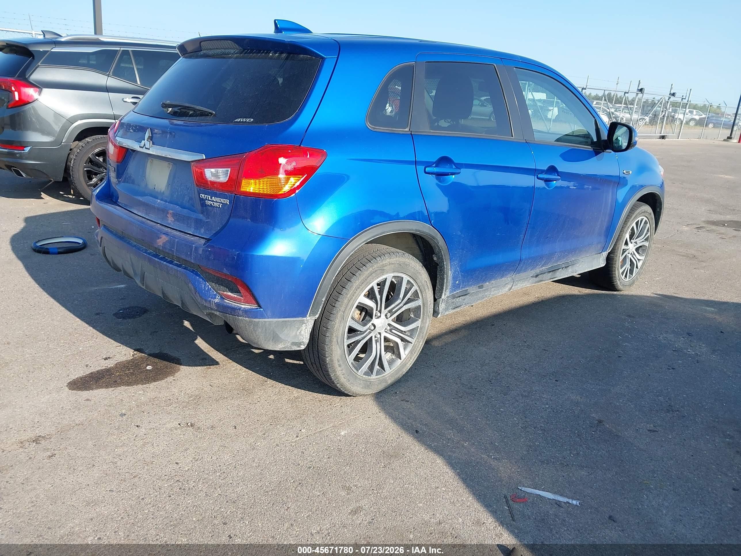 2018 Mitsubishi Outlander Sport VIN JA4AR3AU5JU008371 IAAI salvage auction — Side, Salvage (Minnesota), sold $1,800 on 2026-09-23 (photo 4)