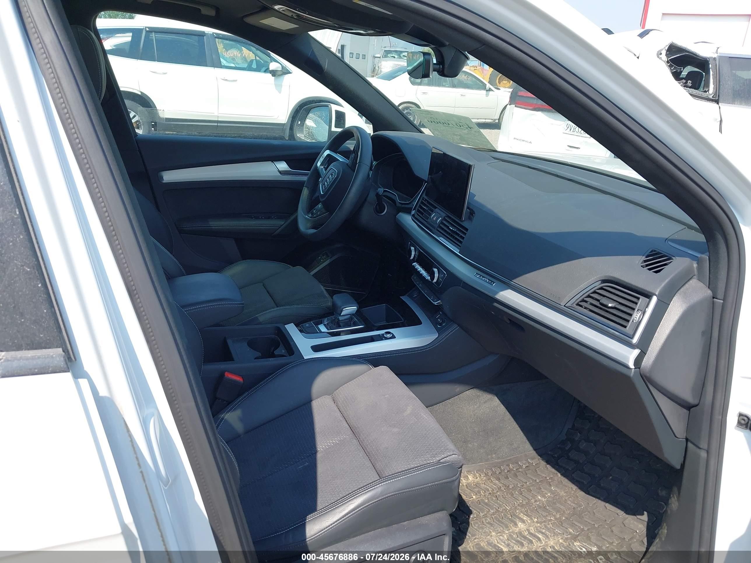 2024 Audi Q5 VIN WA1E2AFY3R2033542 IAAI salvage auction — Front End, Salvage (Montana), sold $15,900 on 2026-09-11 (photo 5)