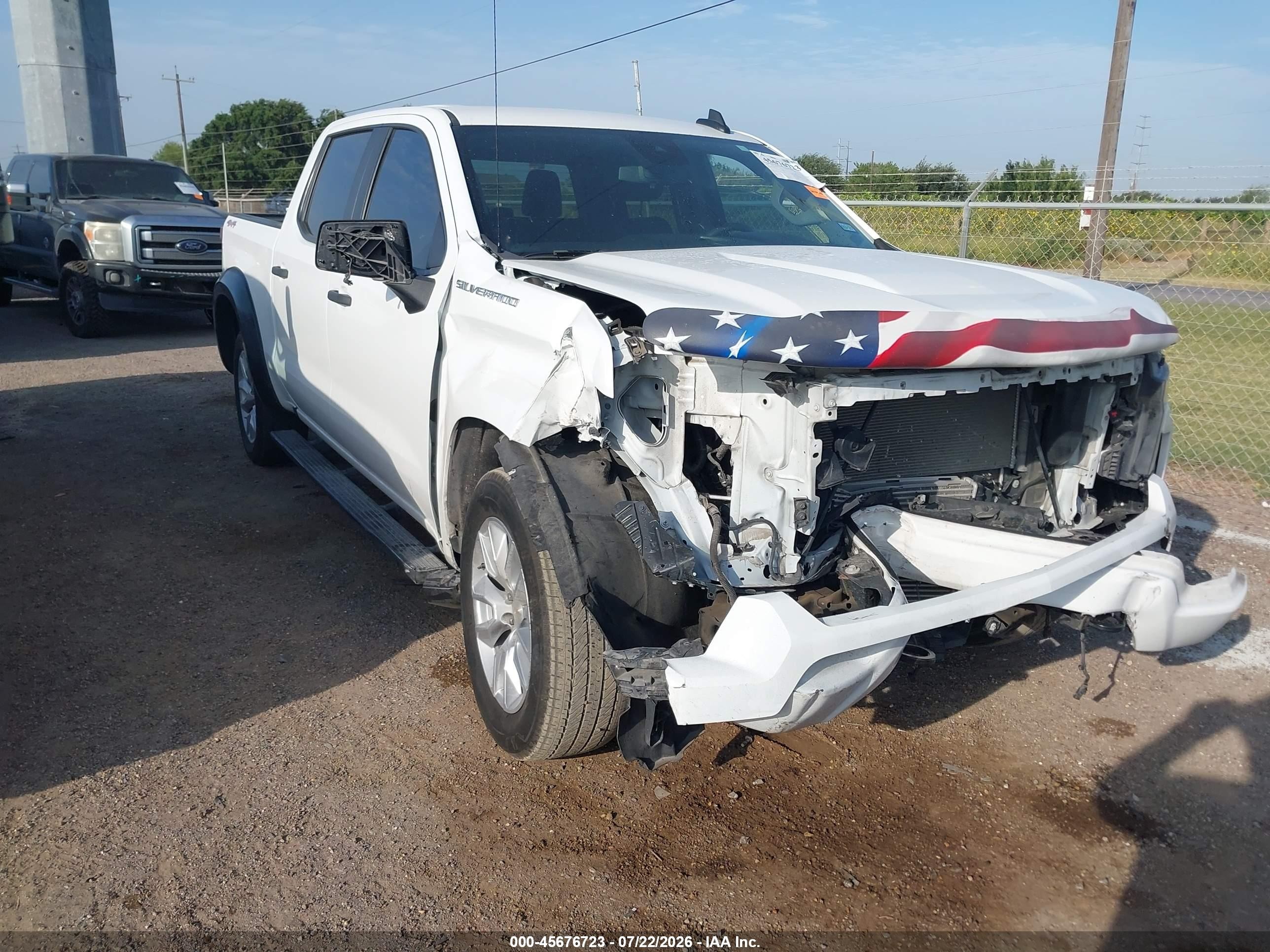 2024 Chevrolet Silverado 1500 VIN 3GCPDBEK1RG214318 — IAAI salvage auction photo