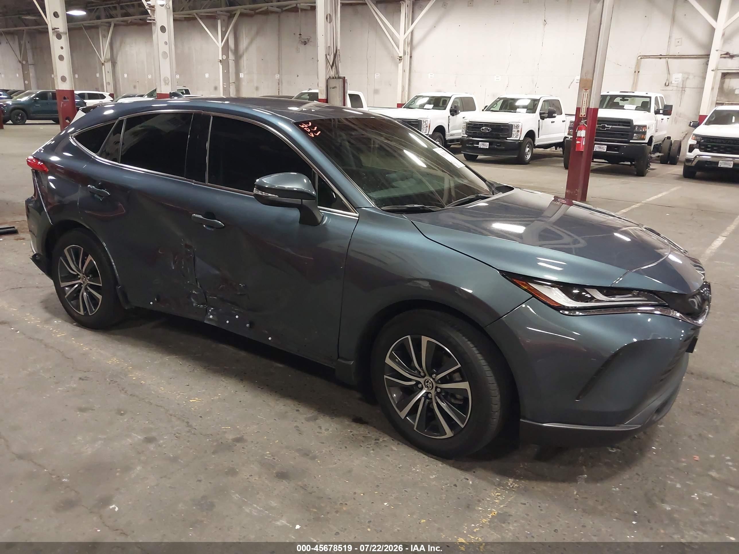 2024 Toyota Venza VIN JTEAAAAH0RJ155694 — IAAI salvage auction photo