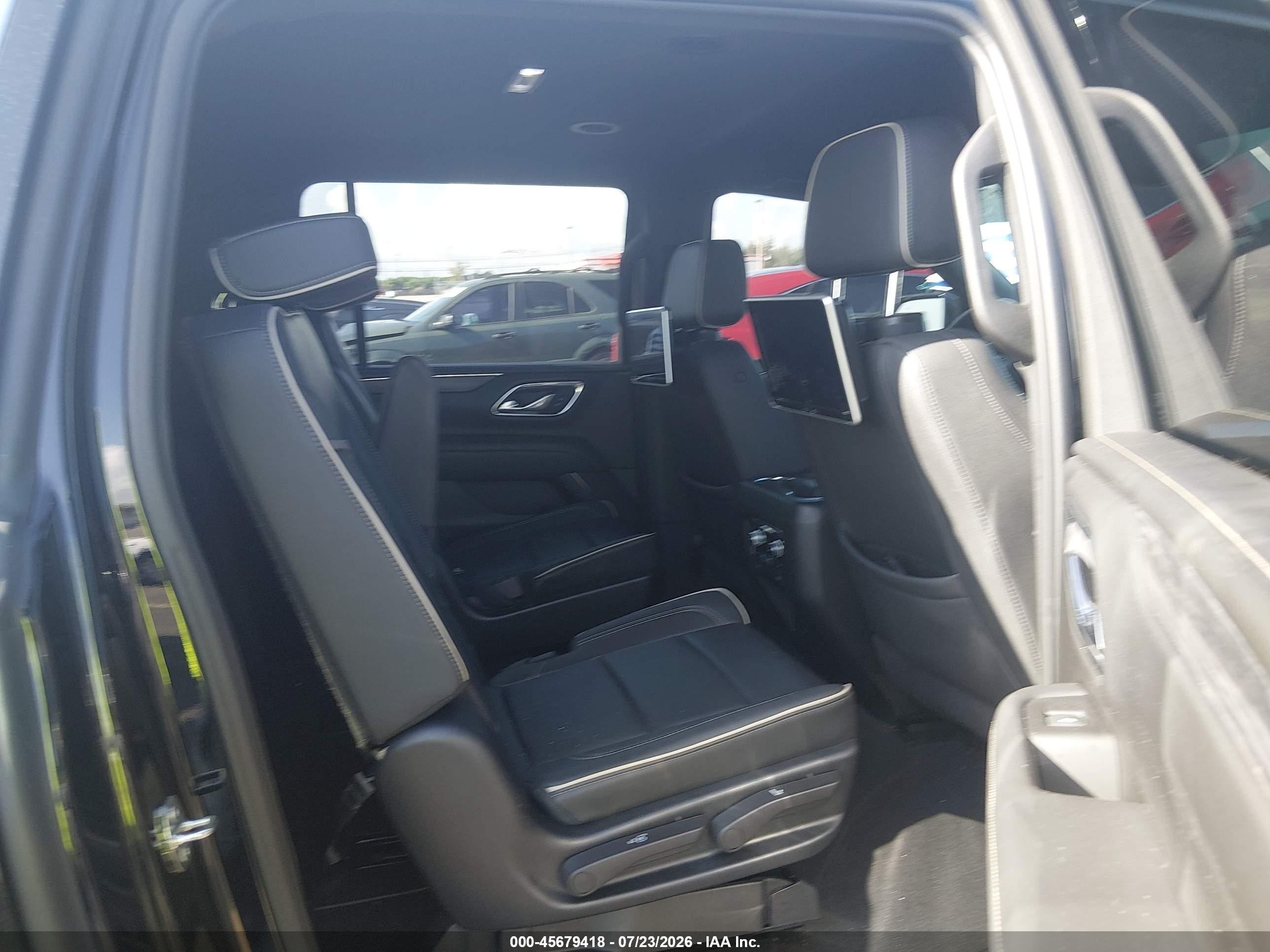 2023 Gmc Yukon VIN 1GKS1GKD2PR241910 IAAI salvage auction — Unknown, Rebuildable (Florida), sold $24,075 on 2026-08-20 (photo 8)